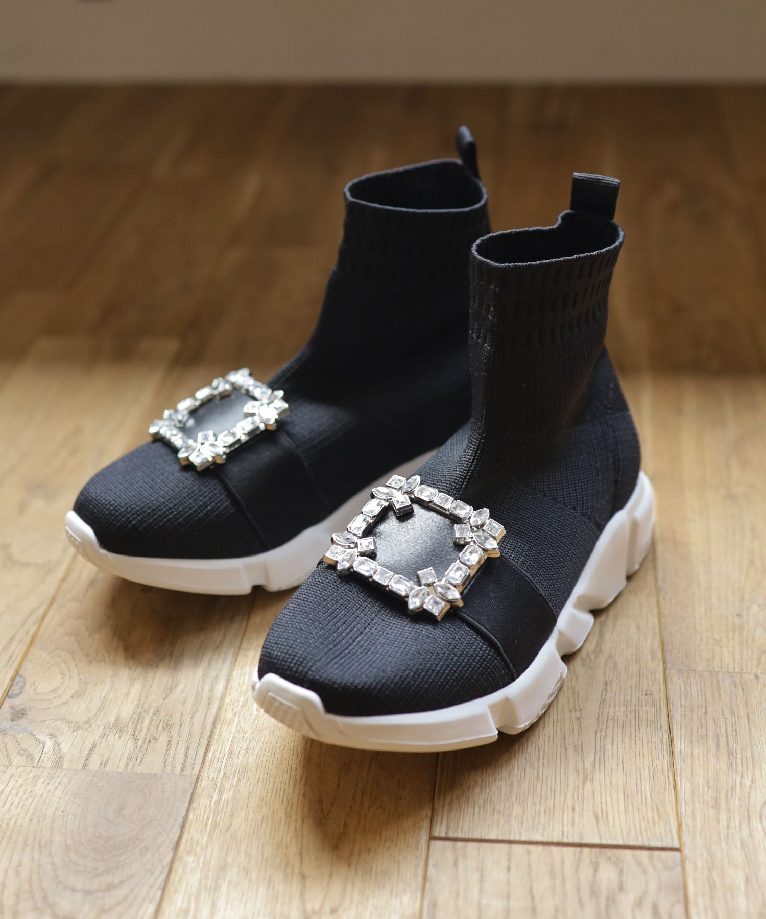 ビジュー付きスニーカー風ソックスブーツ▲返品交換不可