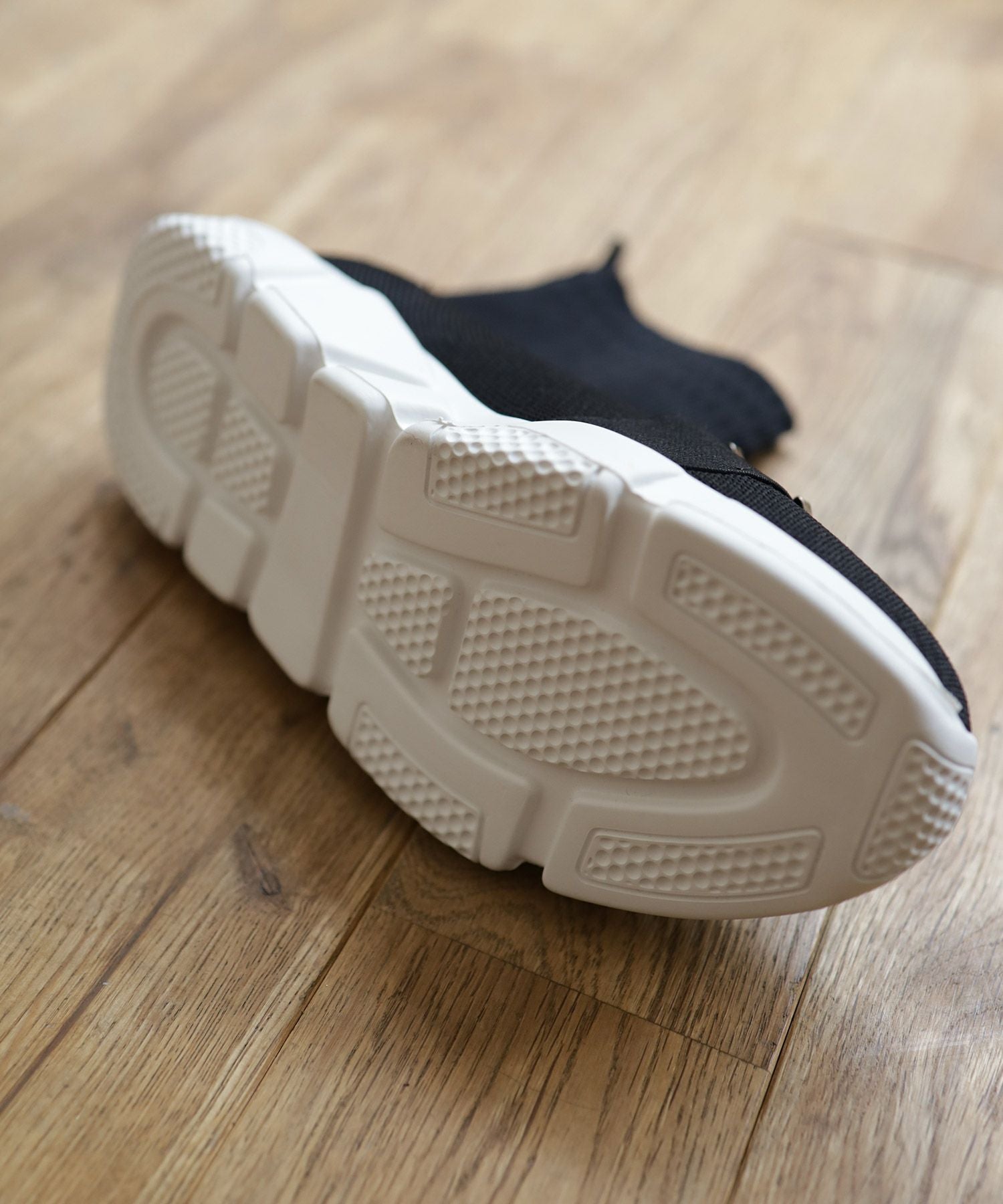 ビジュー付きスニーカー風ソックスブーツ▲返品交換不可