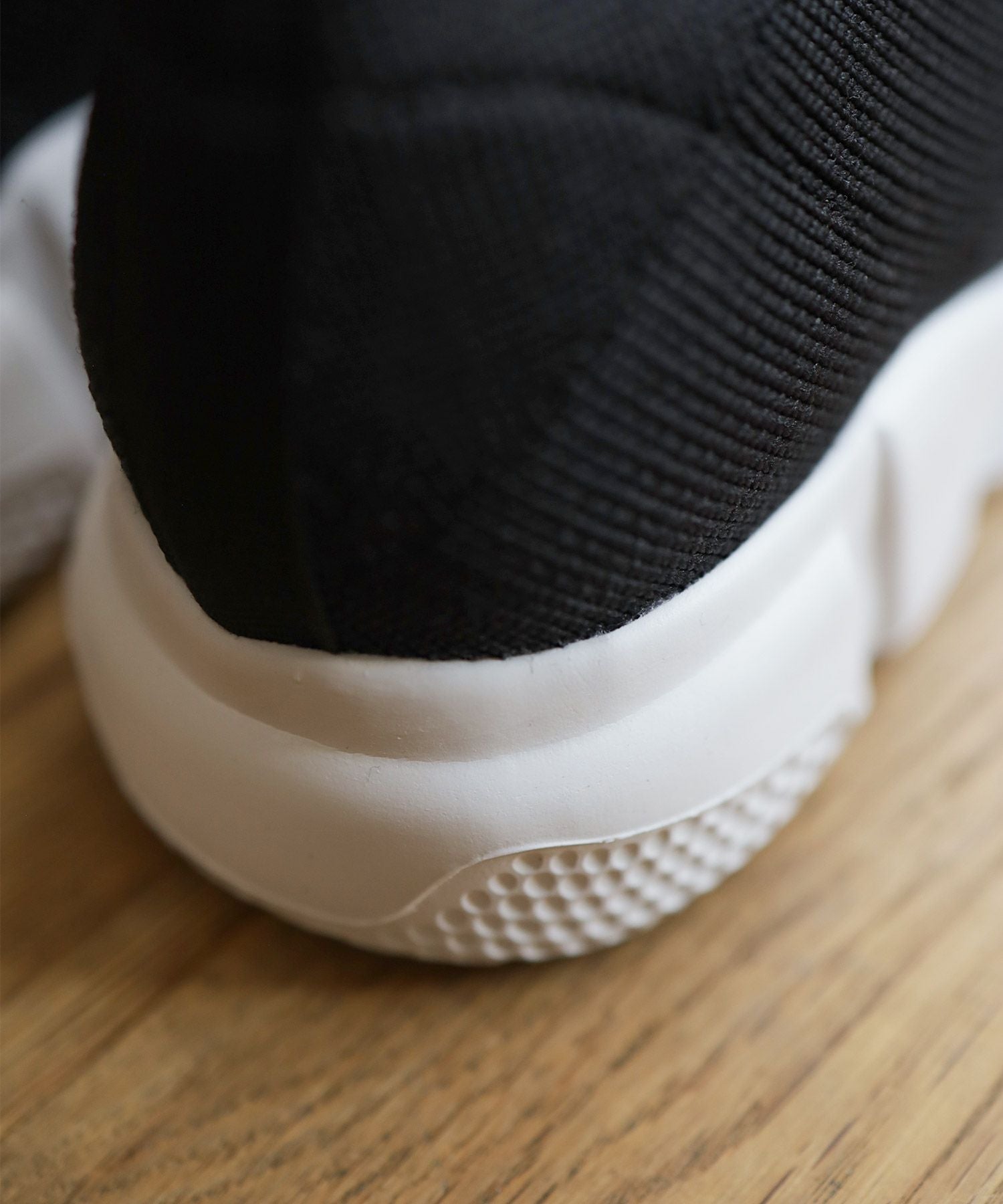 ビジュー付きスニーカー風ソックスブーツ▲返品交換不可