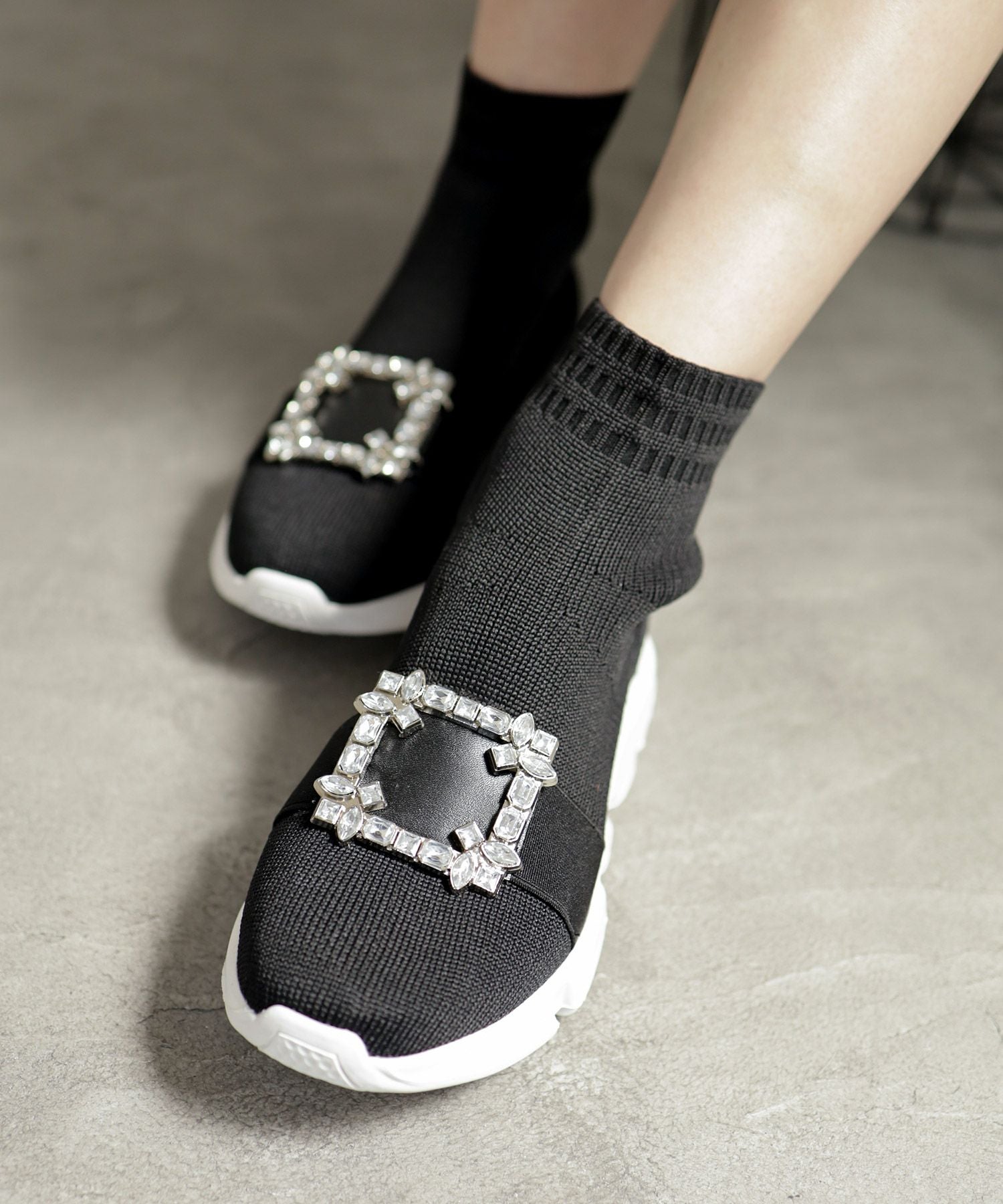 ビジュー付きスニーカー風ソックスブーツ▲返品交換不可