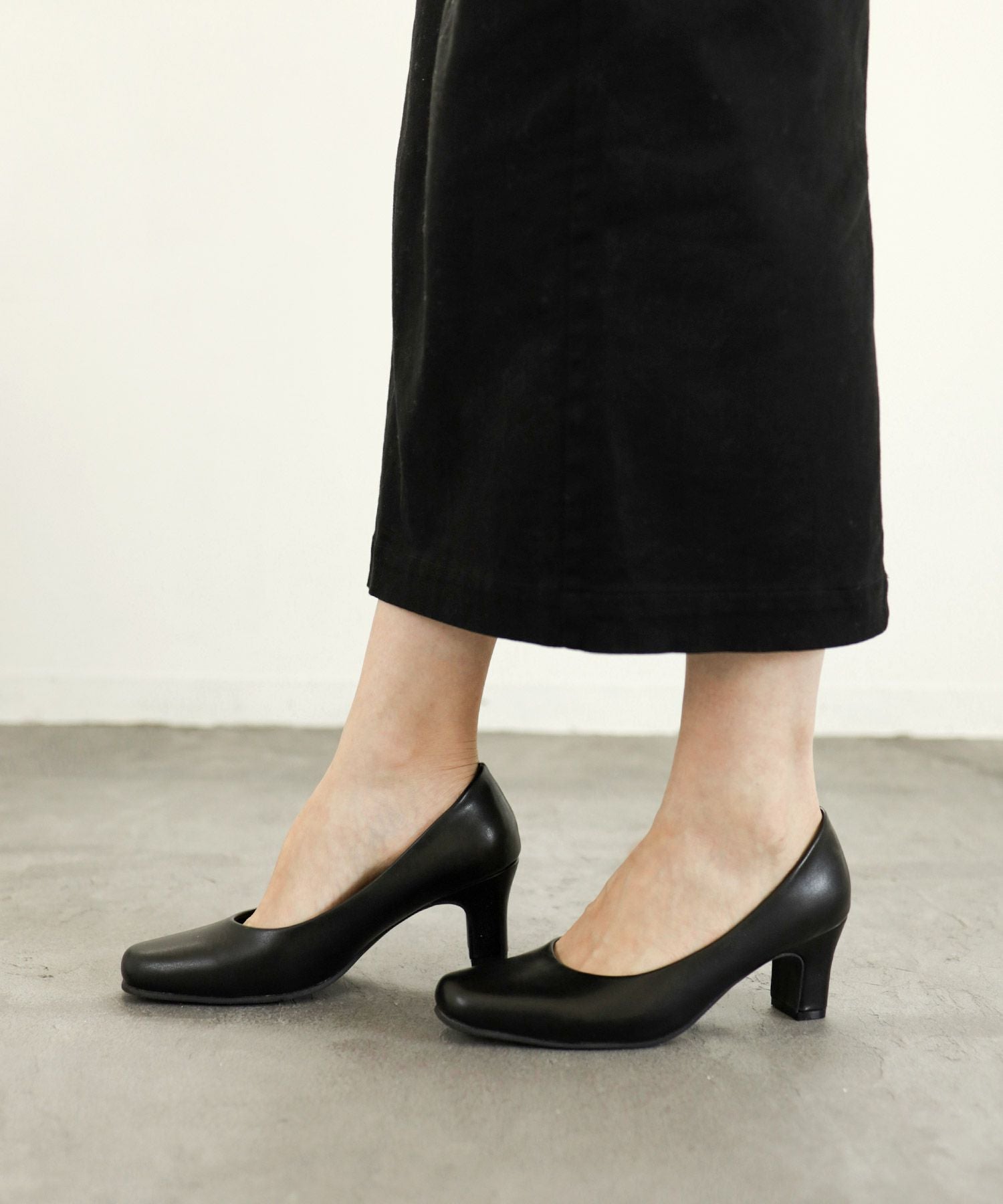 ゆったり幅広ふわふわクッションインソールスクエアトゥヒールパンプス ▲返品交換不可