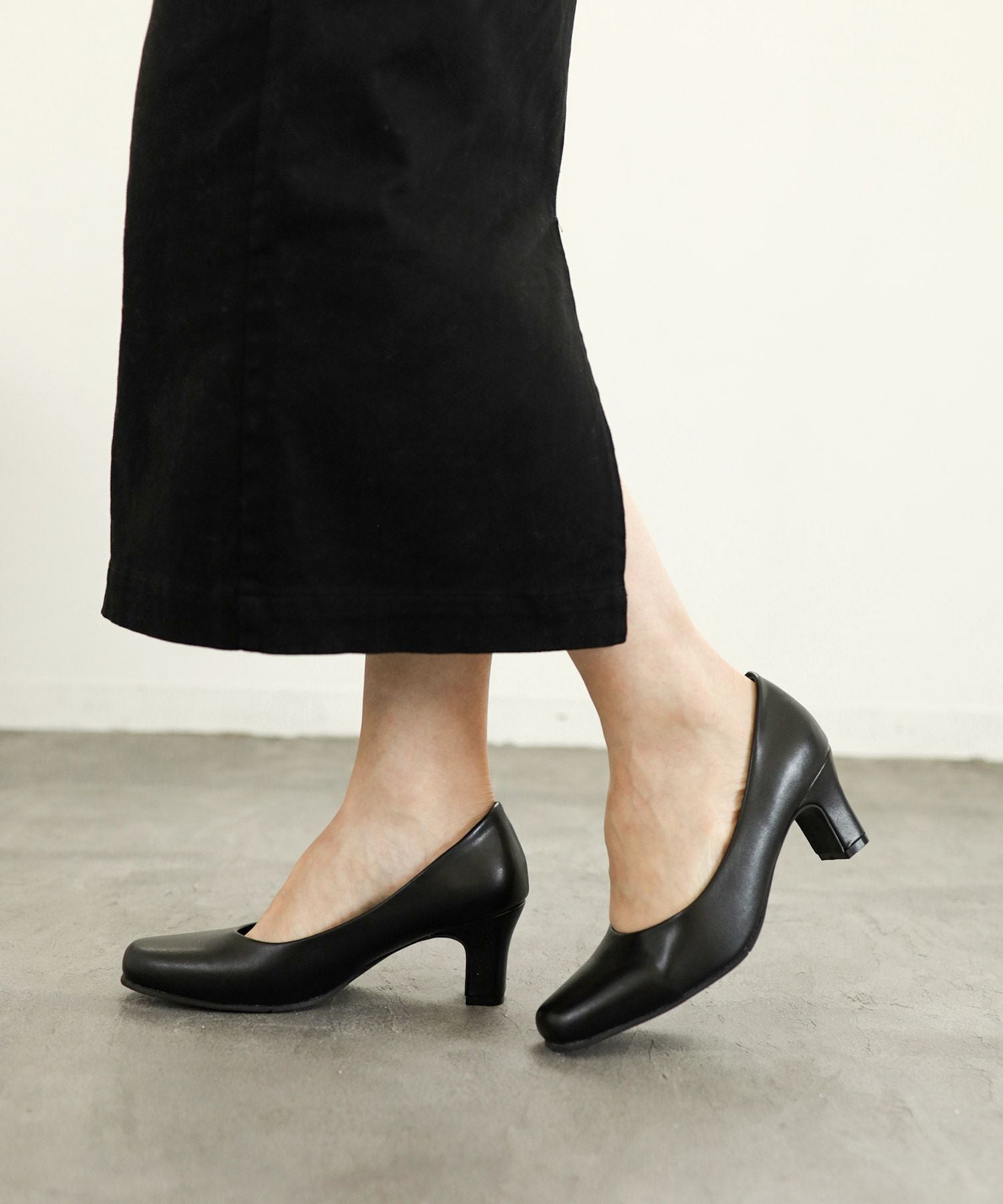 ゆったり幅広ふわふわクッションインソールスクエアトゥヒールパンプス ▲返品交換不可