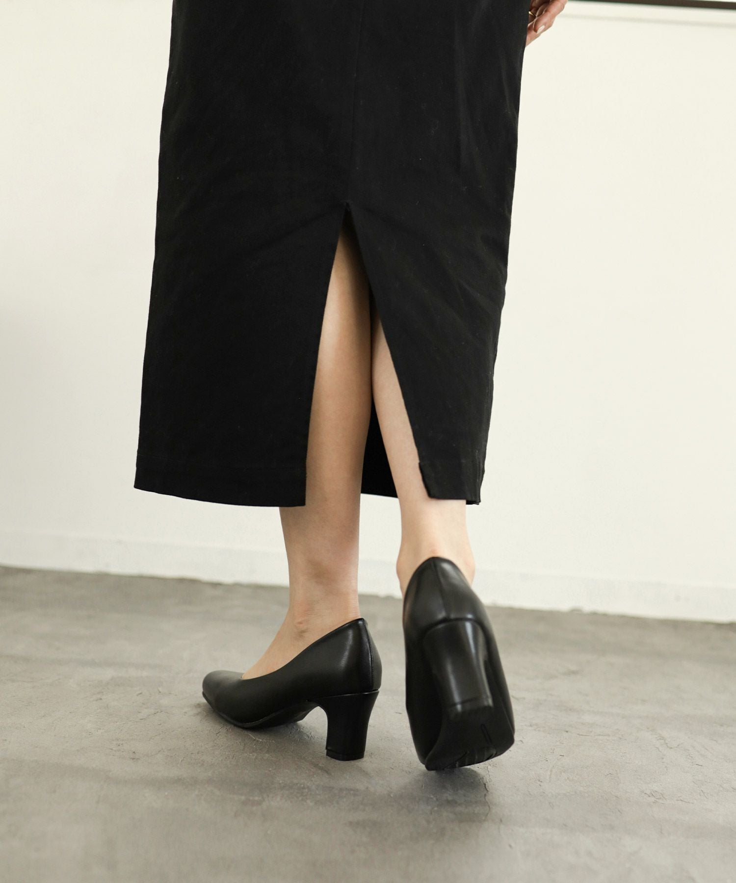 ゆったり幅広ふわふわクッションインソールスクエアトゥヒールパンプス ▲返品交換不可