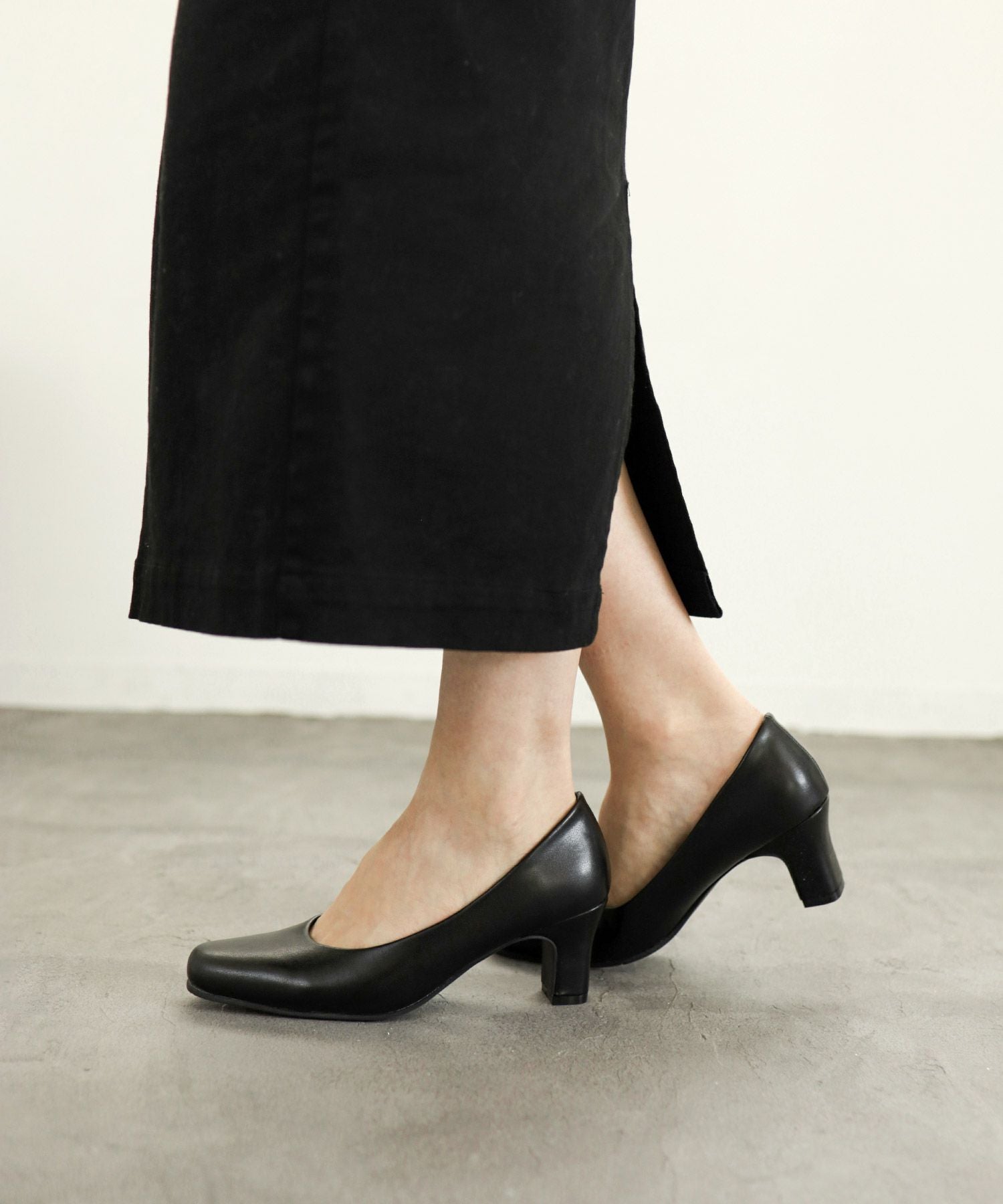 ゆったり幅広ふわふわクッションインソールスクエアトゥヒールパンプス ▲返品交換不可