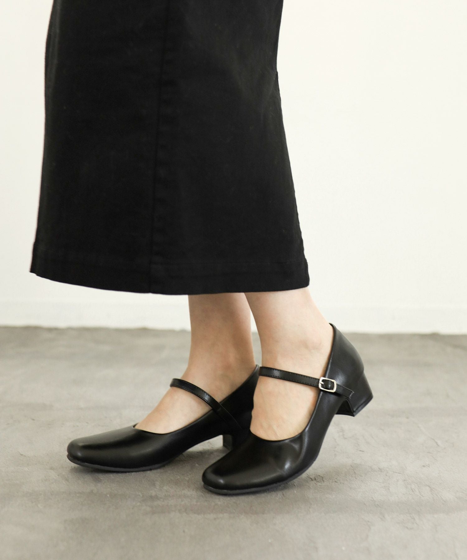 選べる2デザイン!ゆったり幅広ふわふわクッションインソールスクエアトゥローヒールパンプス 一部4月中旬入荷予定