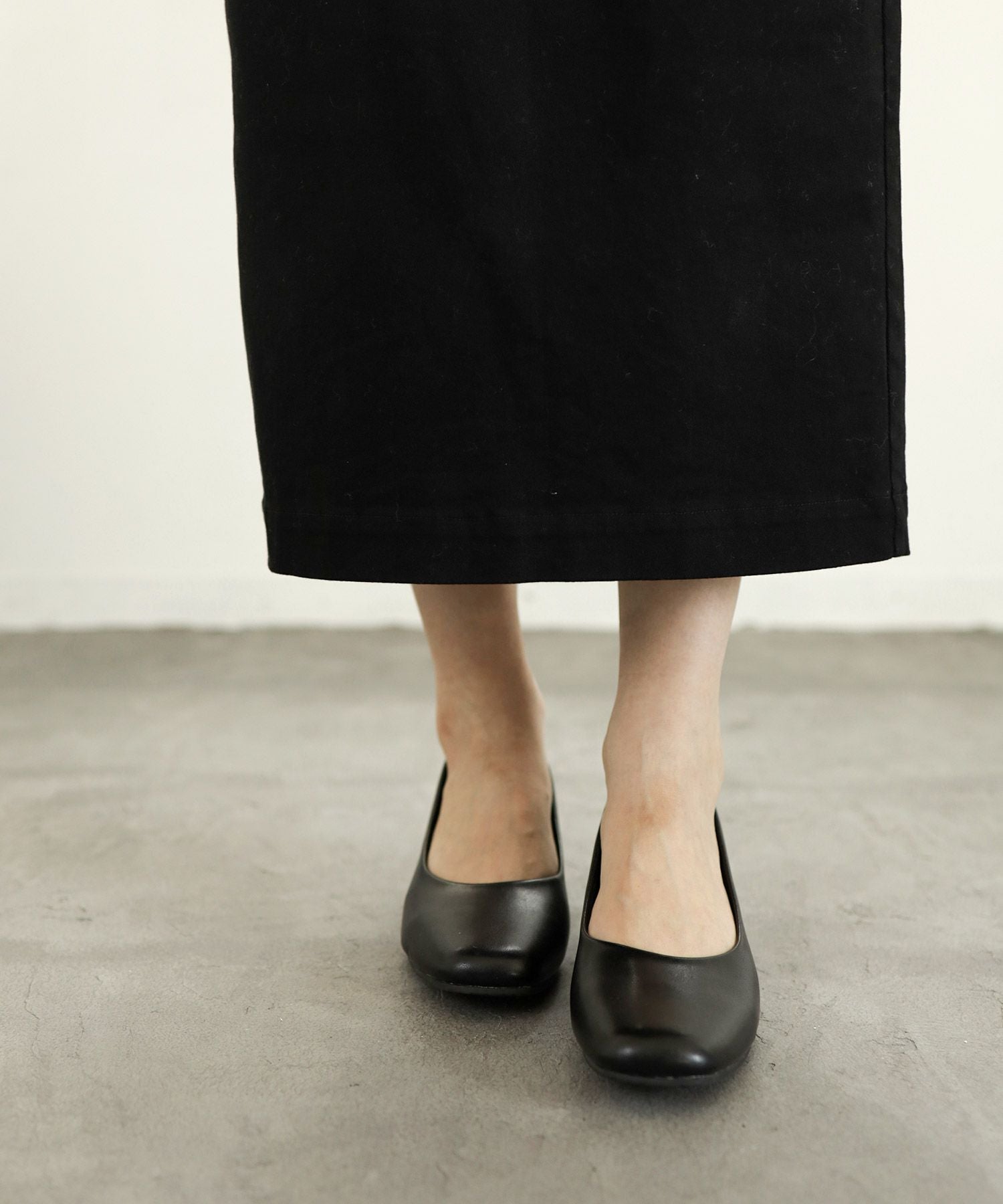 選べる2デザイン！ゆったり幅広ふわふわクッションインソールスクエアトゥローヒールパンプス 一部4月中旬入荷予定