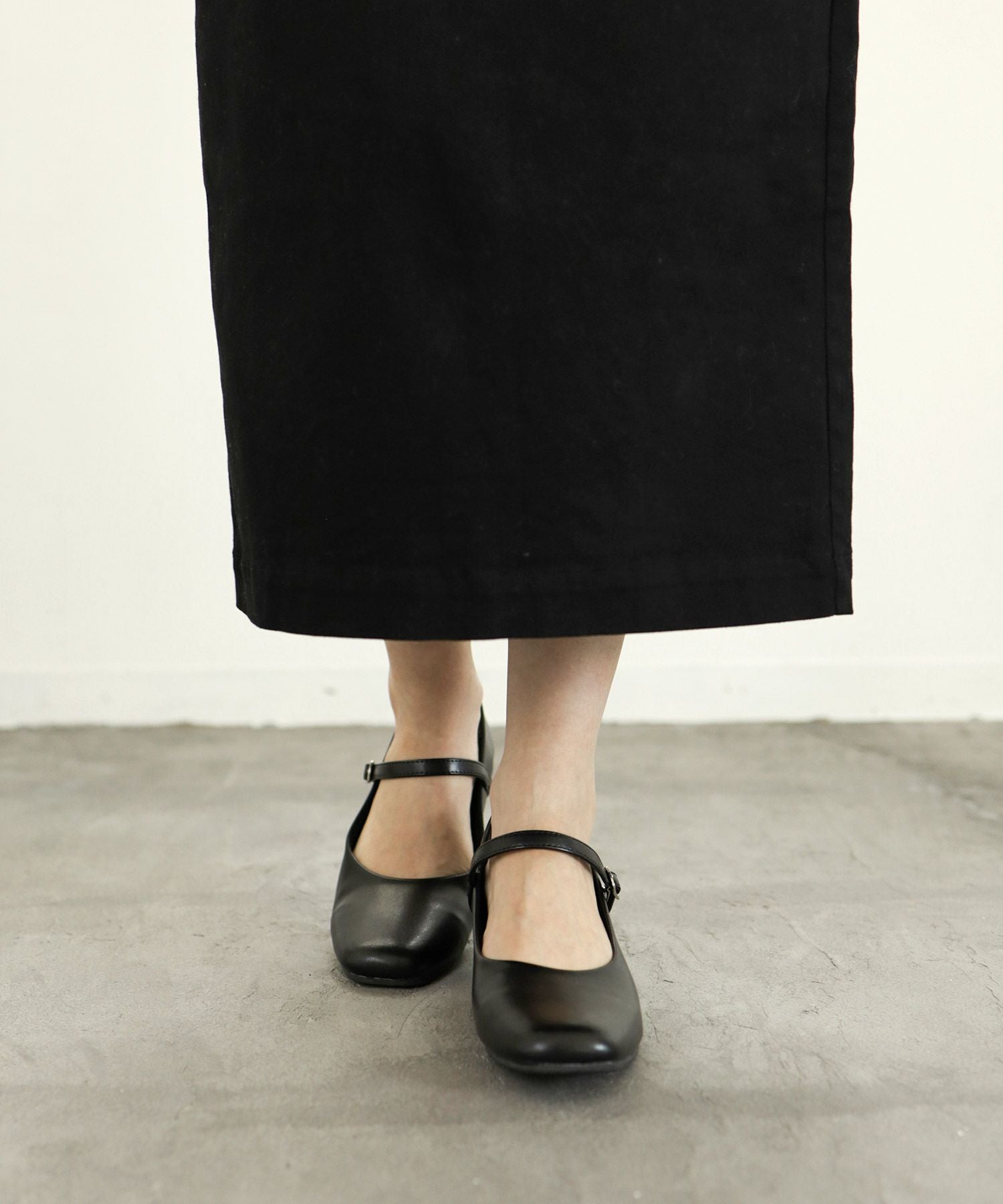 選べる2デザイン!ゆったり幅広ふわふわクッションインソールスクエアトゥローヒールパンプス 一部4月中旬入荷予定