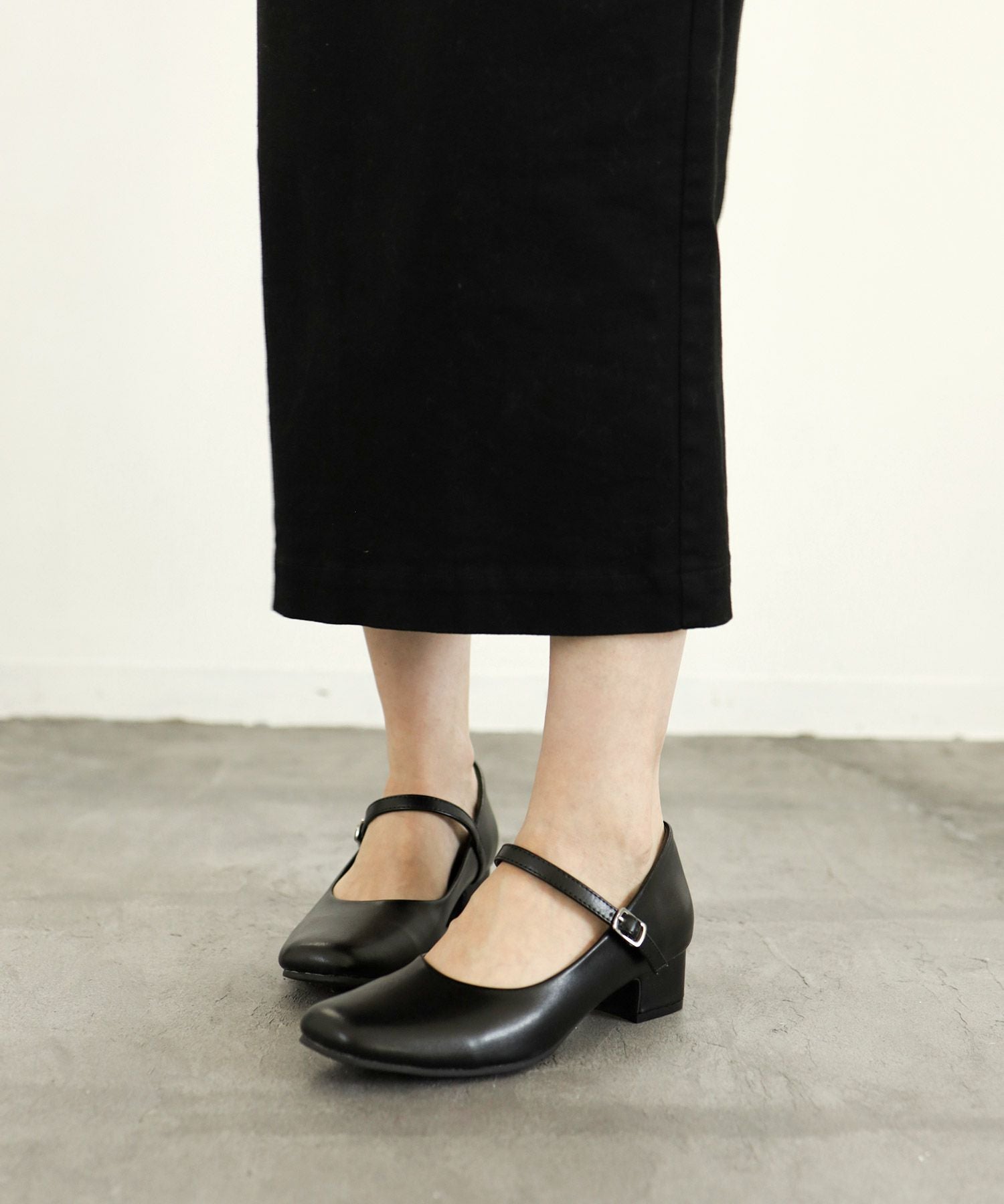 選べる2デザイン！ゆったり幅広ふわふわクッションインソールスクエアトゥローヒールパンプス 一部4月中旬入荷予定