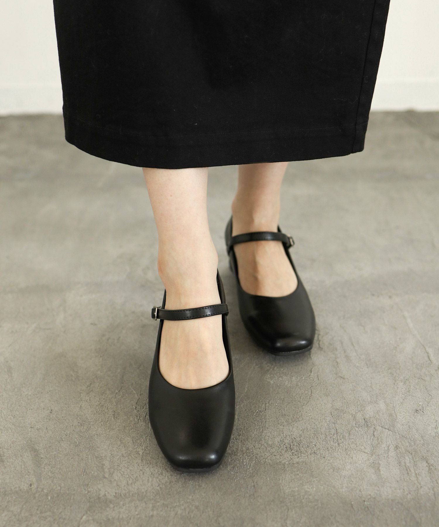 選べる2デザイン!ゆったり幅広ふわふわクッションインソールスクエアトゥローヒールパンプス 一部4月中旬入荷予定