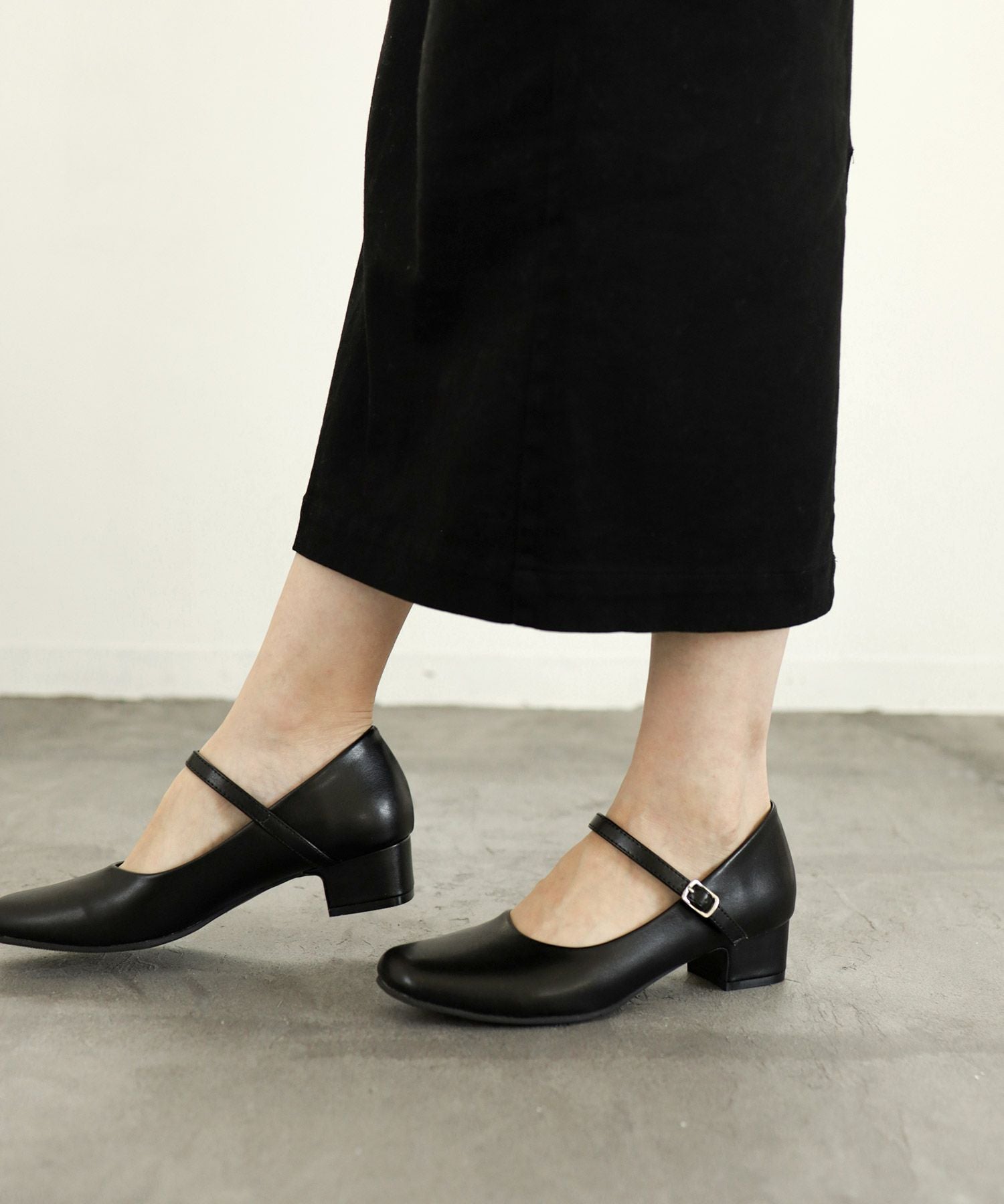 選べる2デザイン!ゆったり幅広ふわふわクッションインソールスクエアトゥローヒールパンプス 一部4月中旬入荷予定