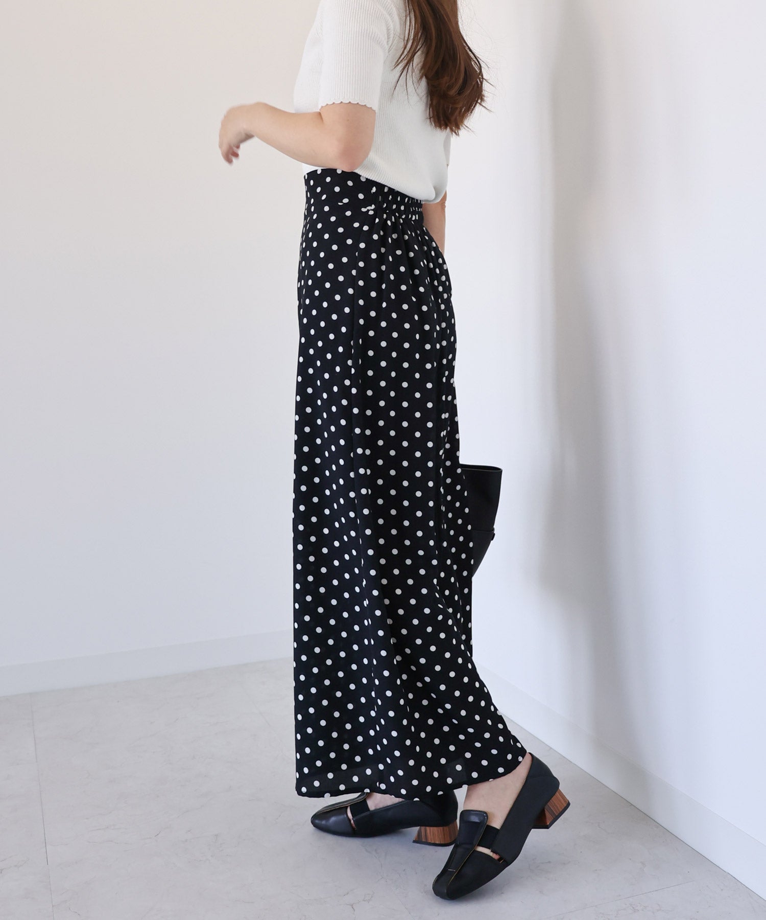 かかと滑り止めジェル付き＆スリッパにもなる2Way！幅がゴムで伸縮するフィットパンプス