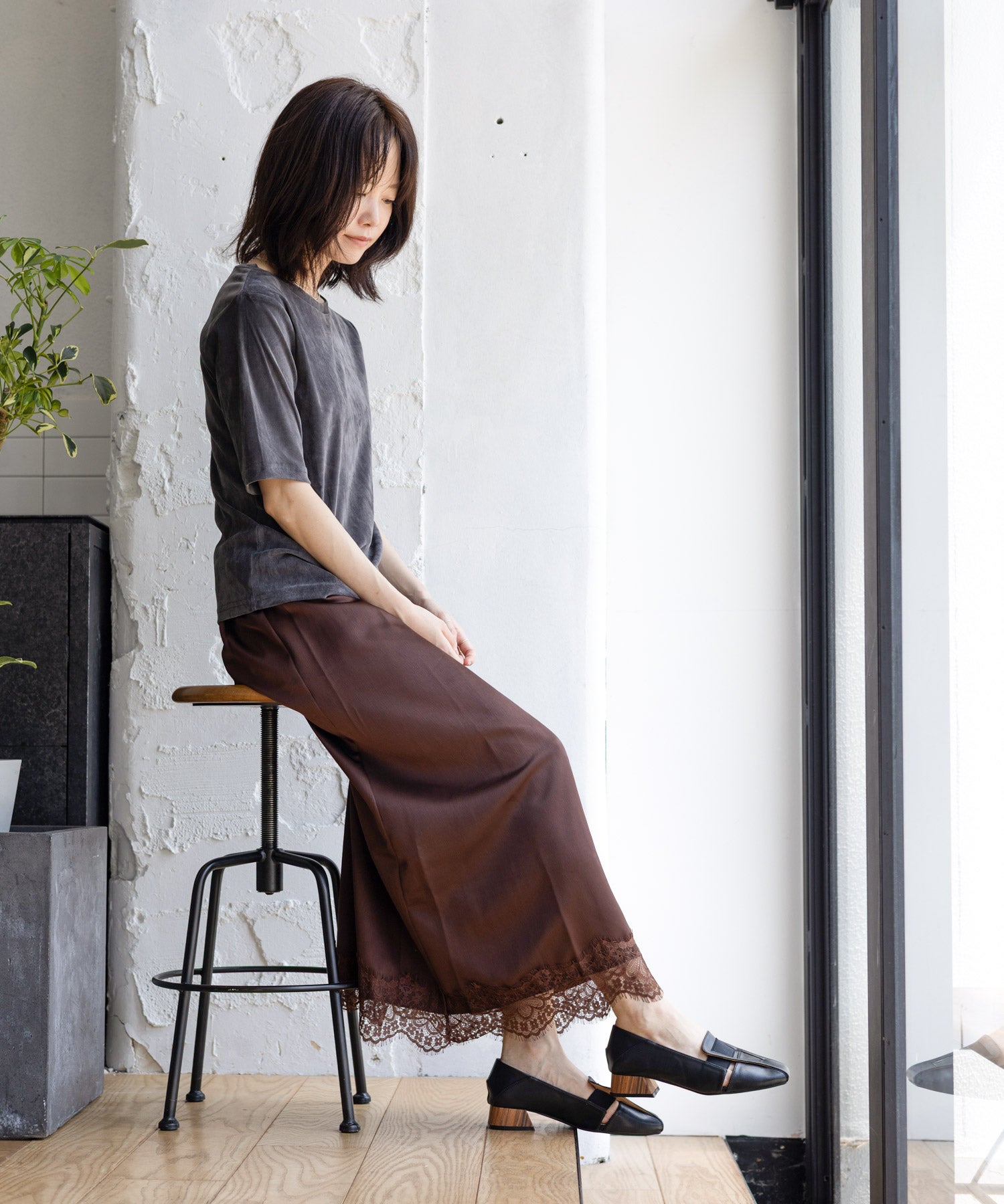かかと滑り止めジェル付き&スリッパにもなる2Way!幅がゴムで伸縮するフィットパンプス