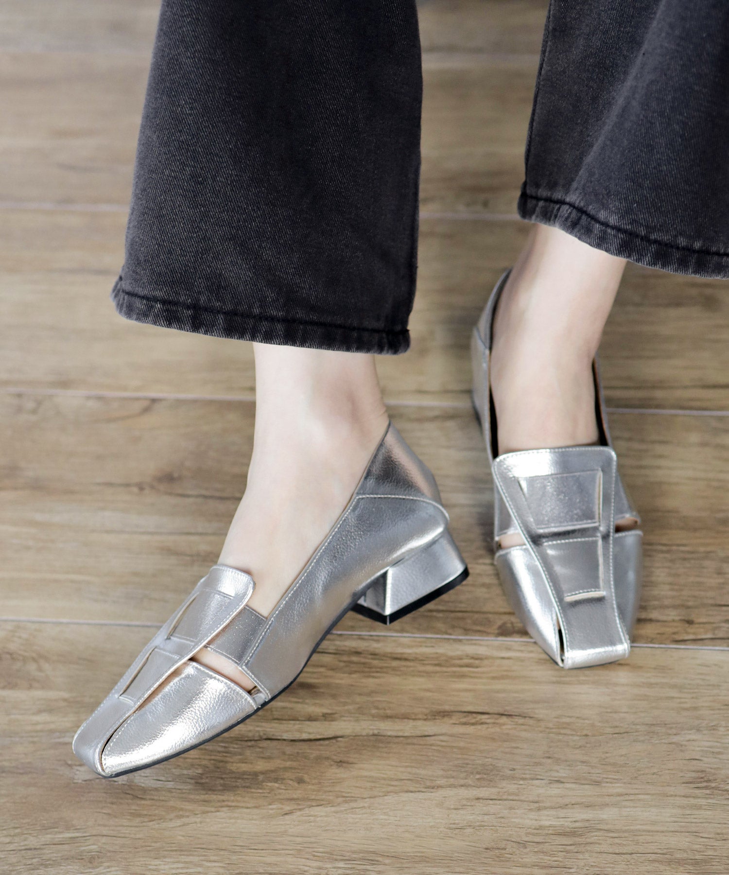 かかと滑り止めジェル付き＆スリッパにもなる2Way！幅がゴムで伸縮するフィットパンプス