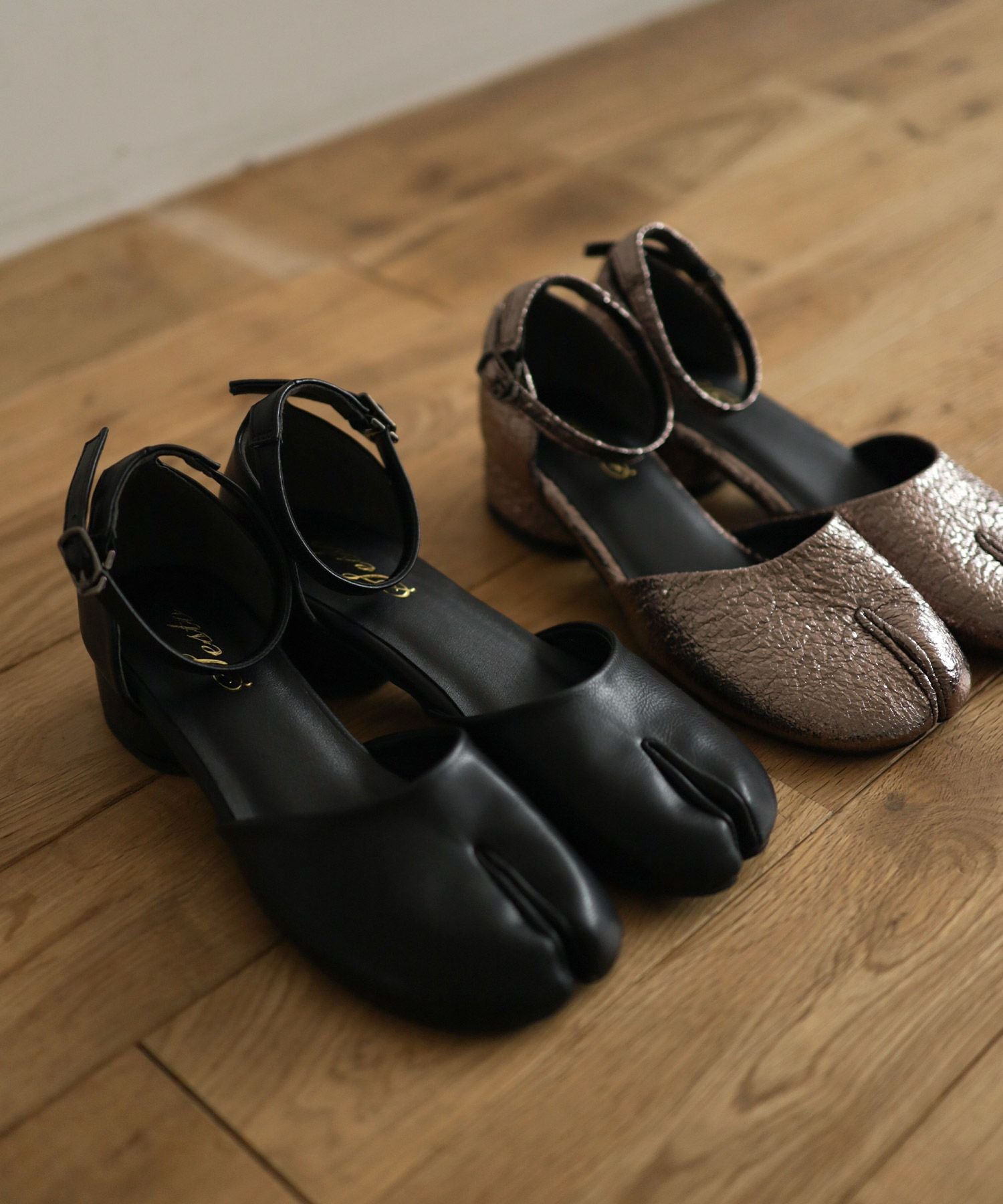 ローヒールタビストラップパンプス▲返品不可