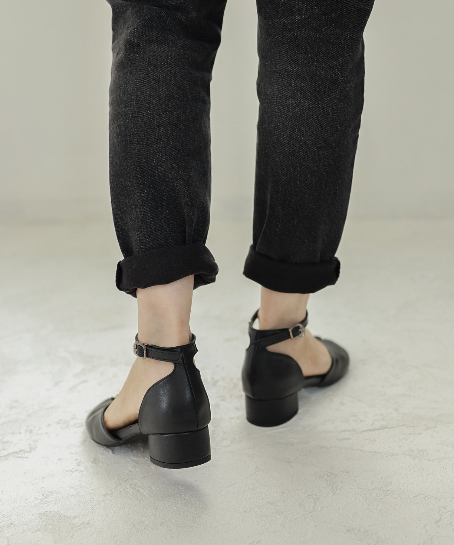 ローヒールタビストラップパンプス▲返品不可