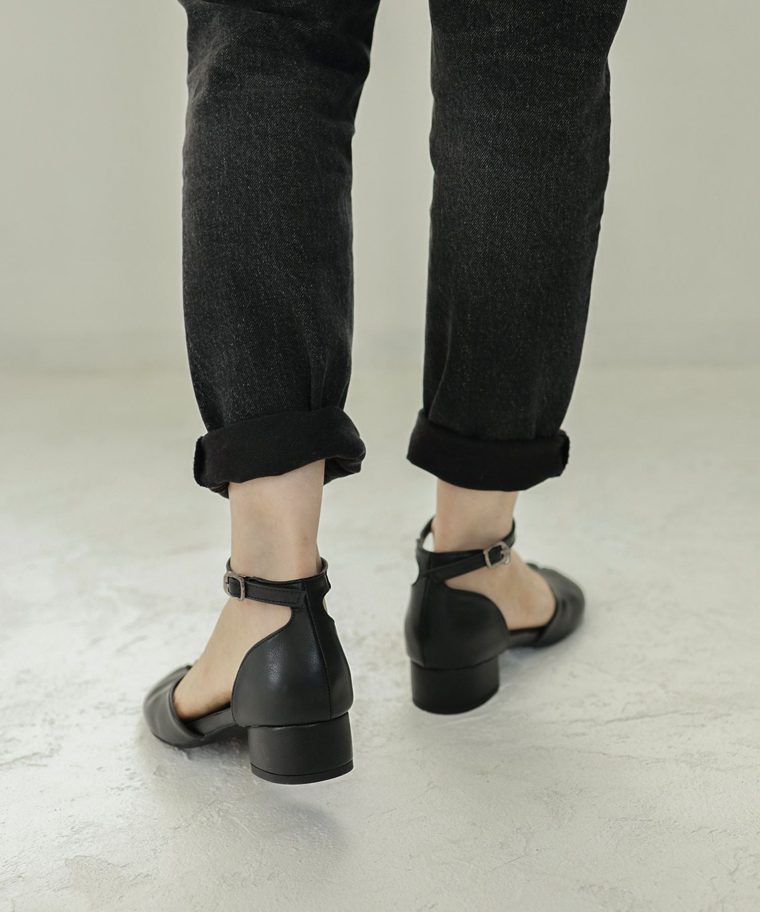 ローヒールタビストラップパンプス▲返品不可