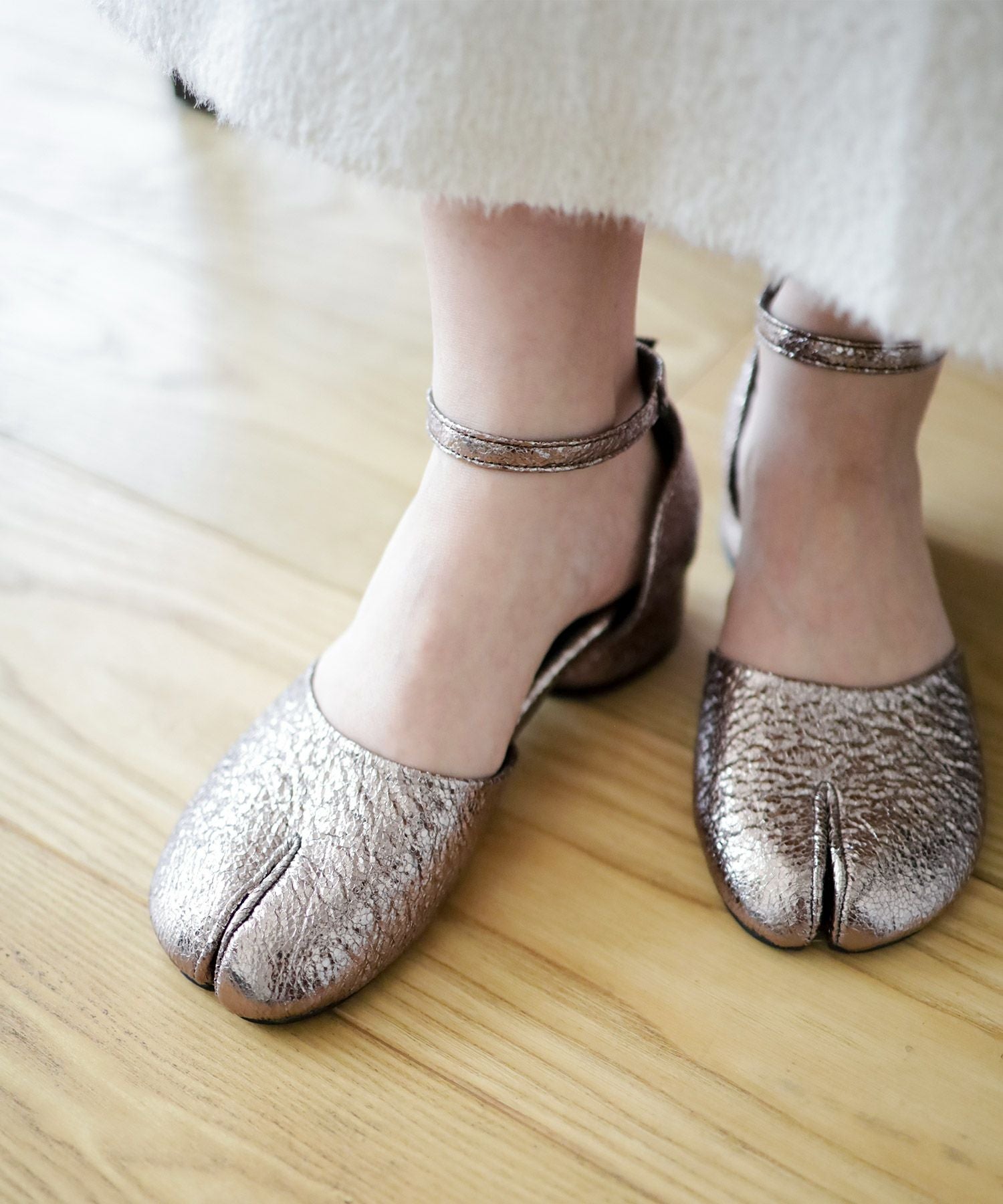 ローヒールタビストラップパンプス▲返品不可