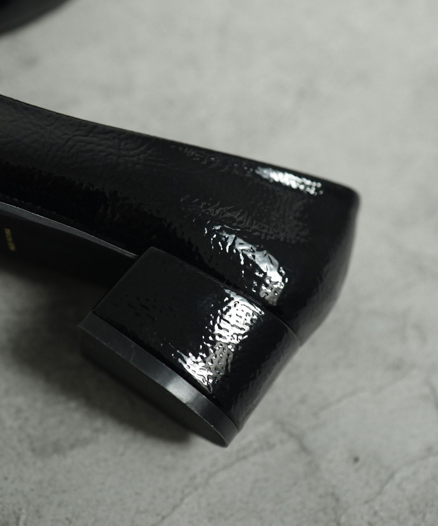 ハートモチーフローヒールポインテッドトゥパンプス▲返品交換不可