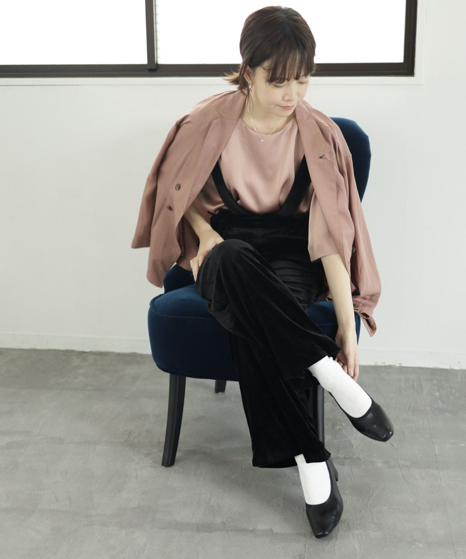 履き口ゴムの柔らか素材スクエアトゥパンプス▲返品交換不可