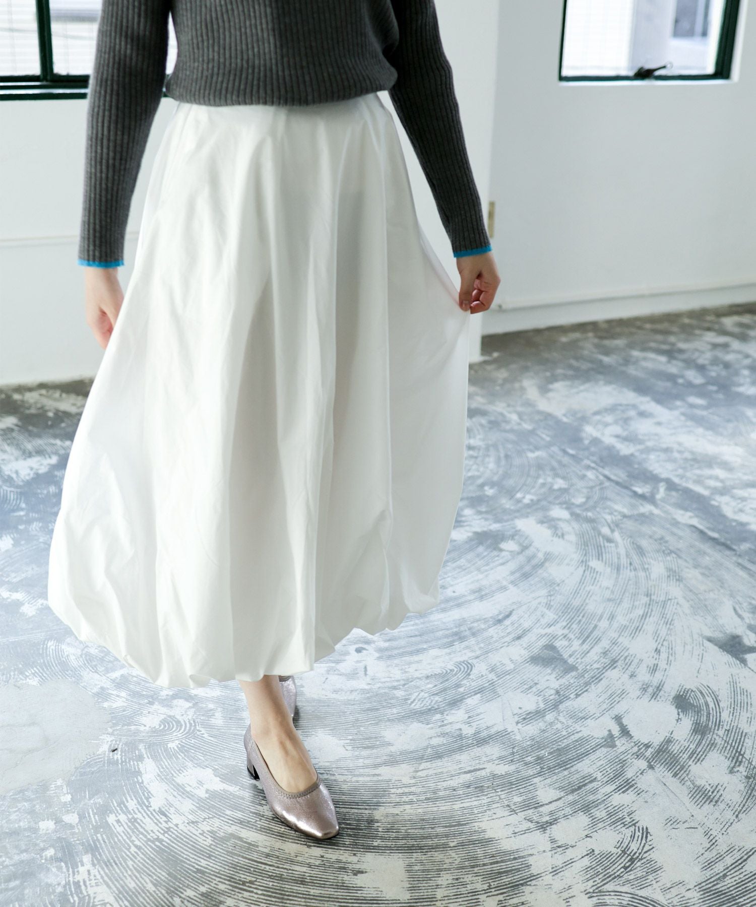 履き口ゴムの柔らか素材スクエアトゥパンプス▲返品交換不可