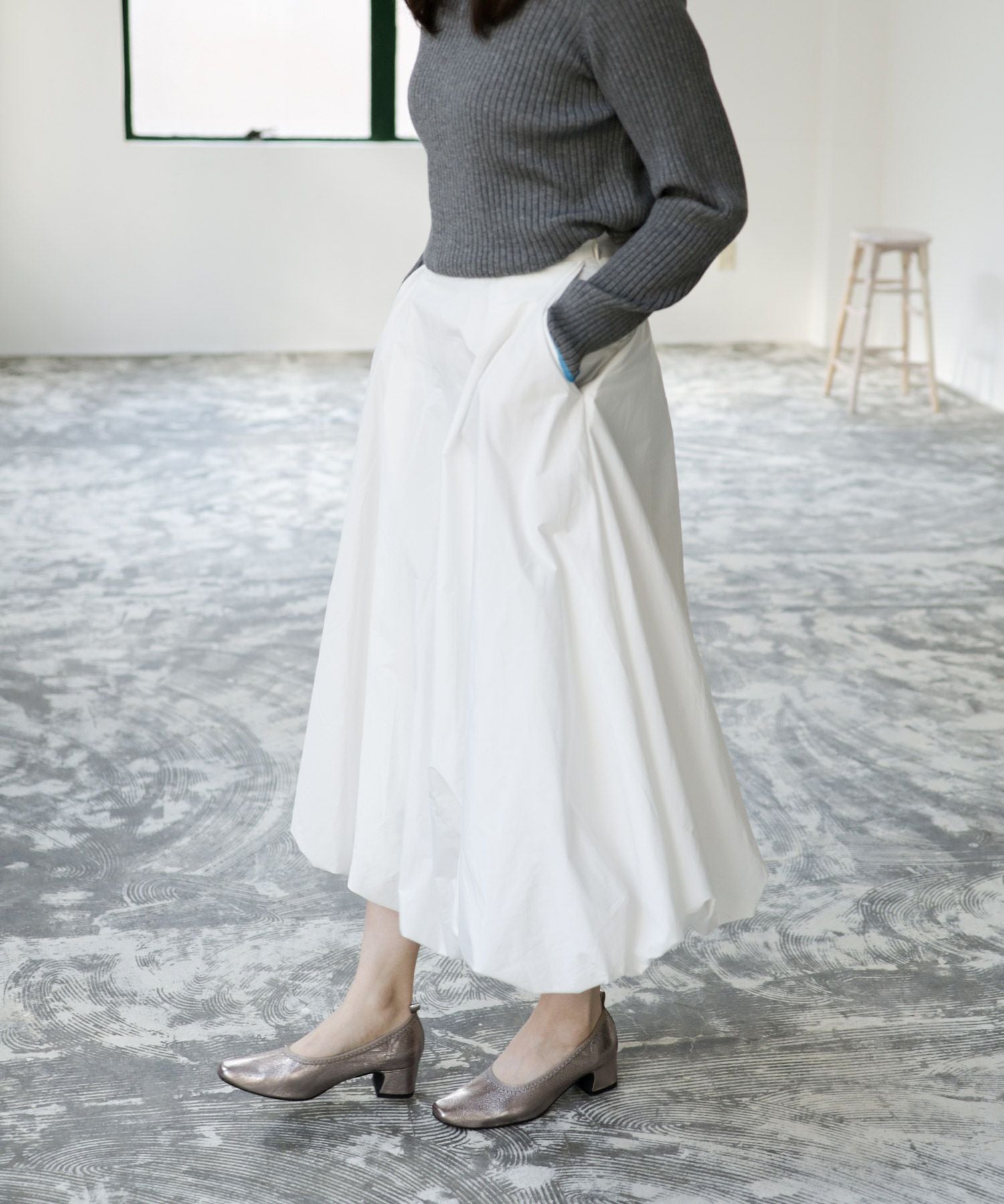 履き口ゴムの柔らか素材スクエアトゥパンプス▲返品交換不可