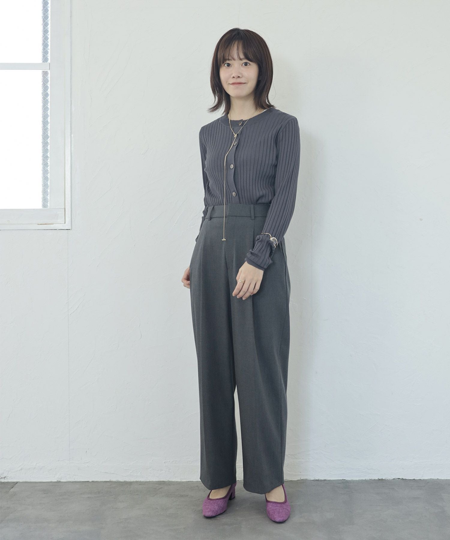 履き口ゴムの柔らか素材スクエアトゥパンプス▲返品交換不可