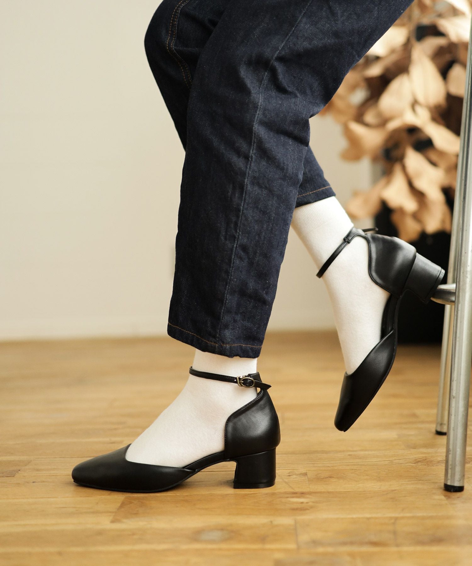 スクエアトゥメリージェーンストラップパンプス