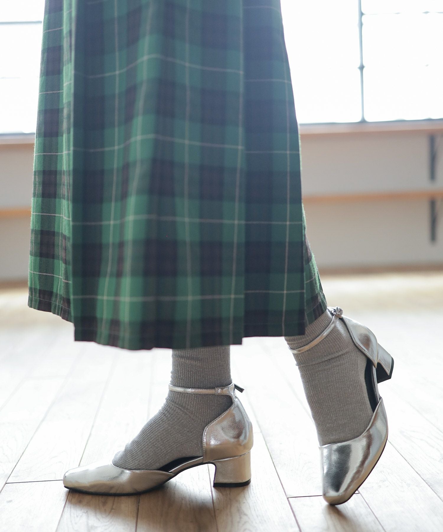 スクエアトゥメリージェーンストラップパンプス