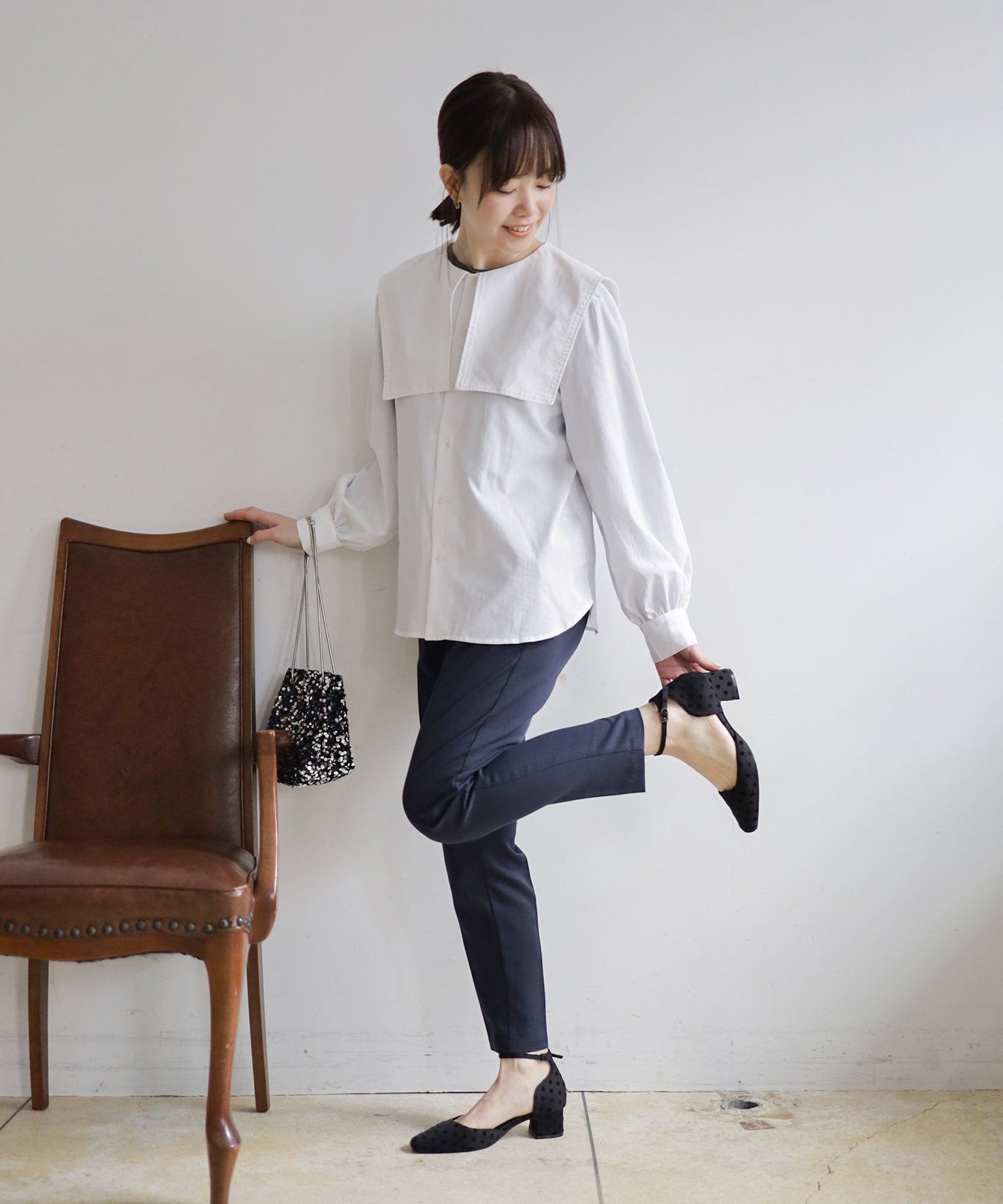 スクエアトゥメリージェーンストラップパンプス