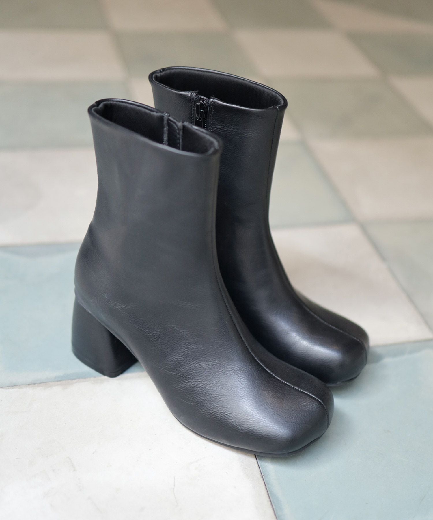 ぷっくりオブリークトゥショートブーツ▲返品交換不可