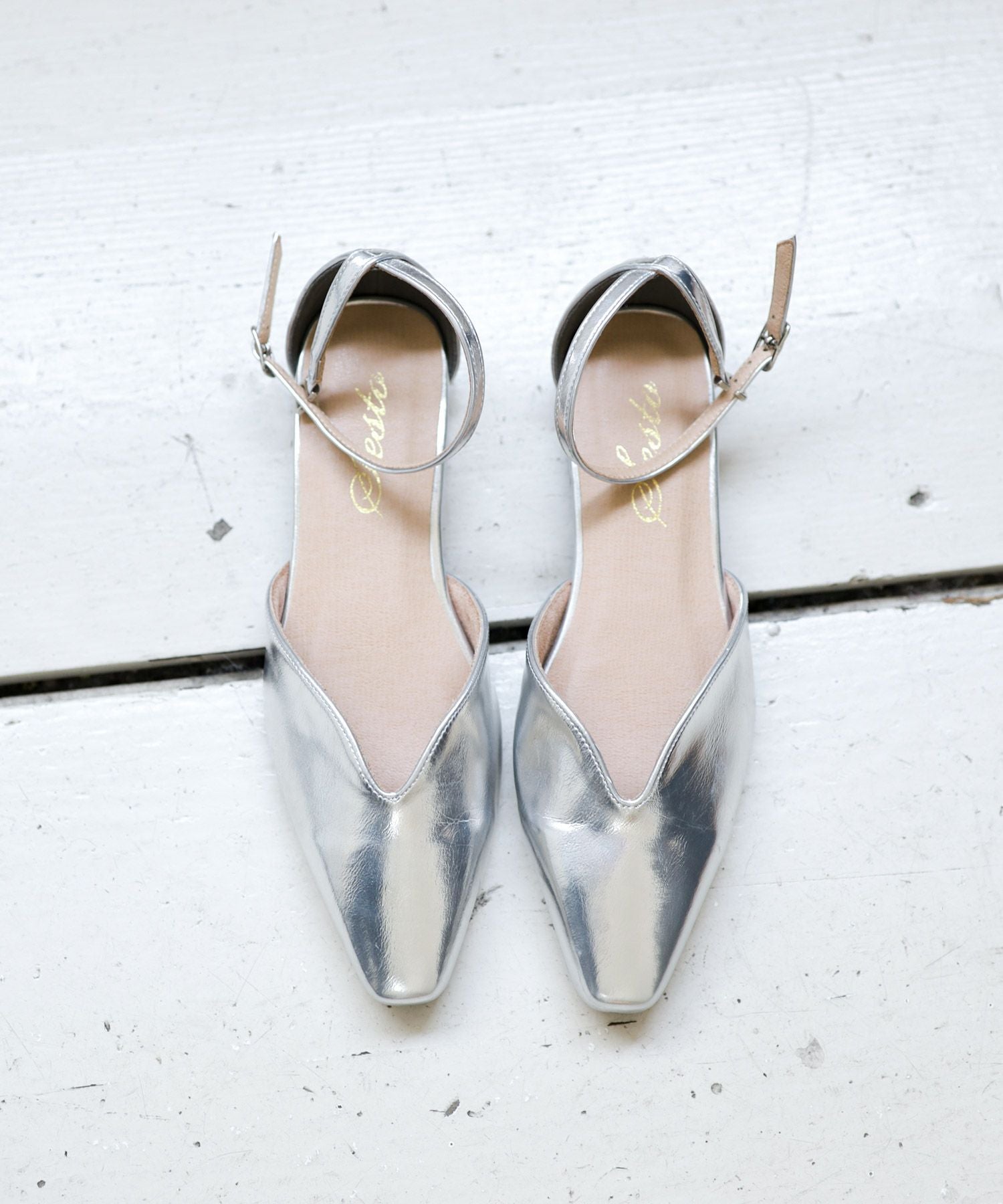 Uカットローヒールストラップパンプス▲返品不可