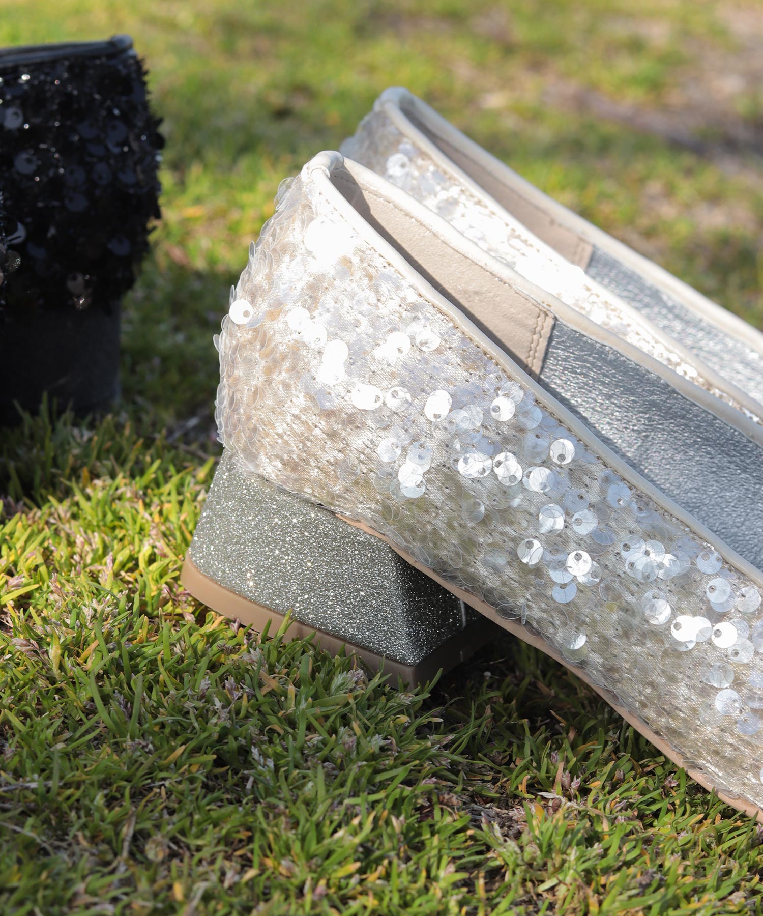 きらめくローヒールローファーパンプス▲返品不可