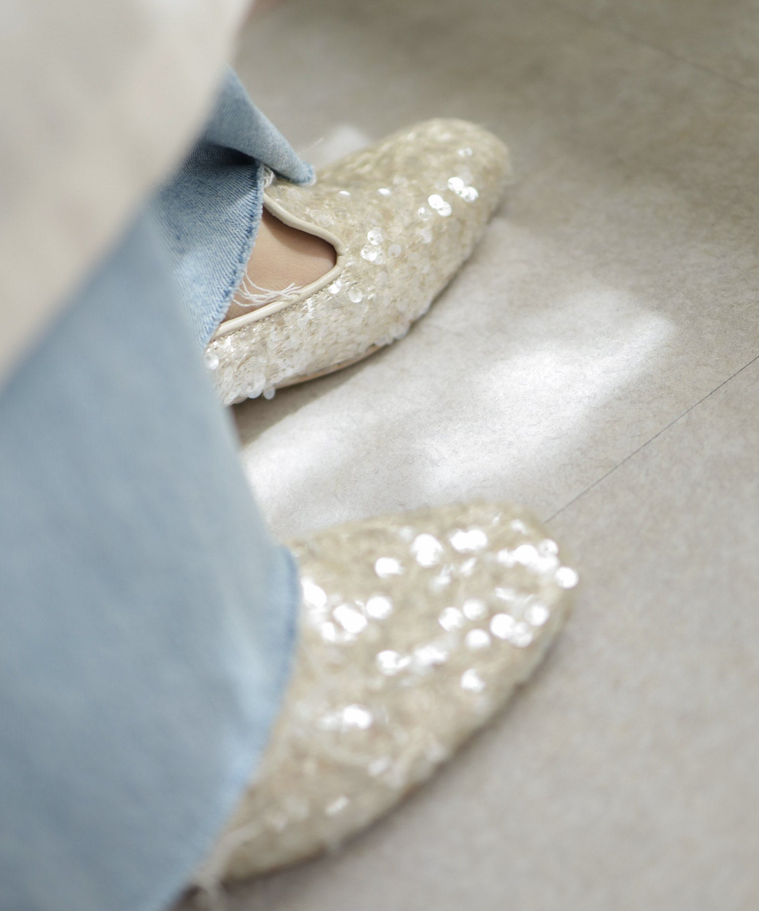 きらめくローヒールローファーパンプス▲返品不可