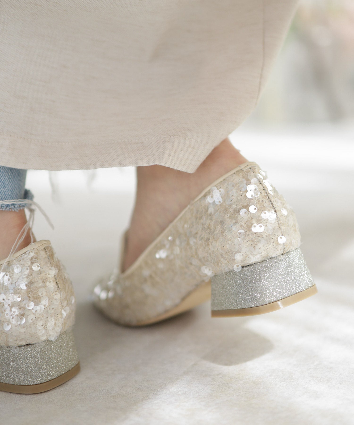 きらめくローヒールローファーパンプス▲返品不可