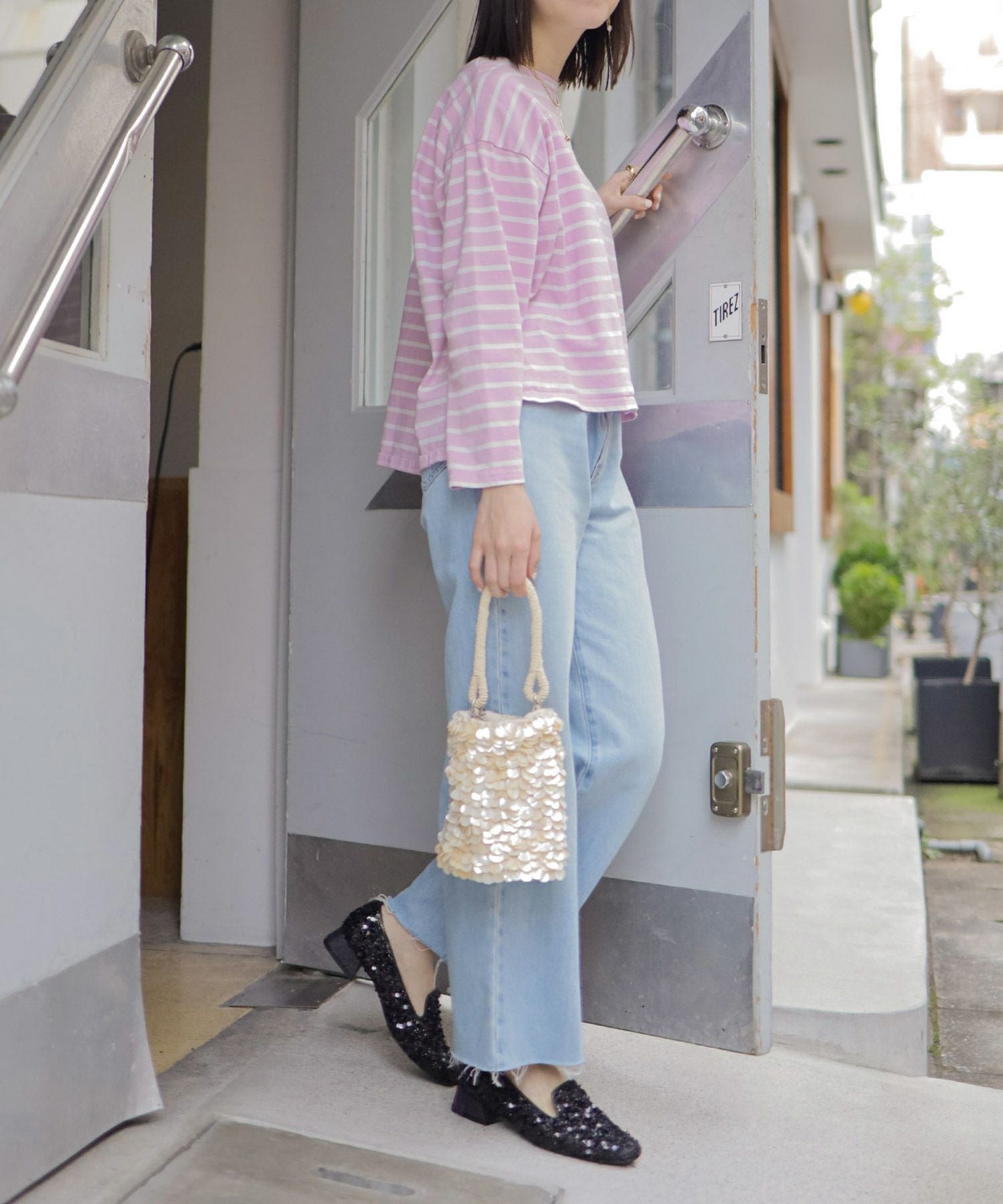 きらめくローヒールローファーパンプス▲返品不可