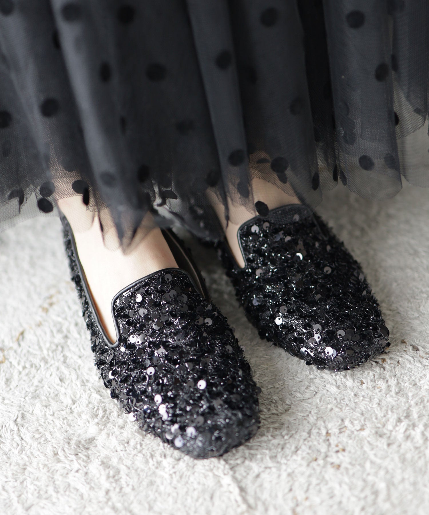 きらめくローヒールローファーパンプス▲返品不可