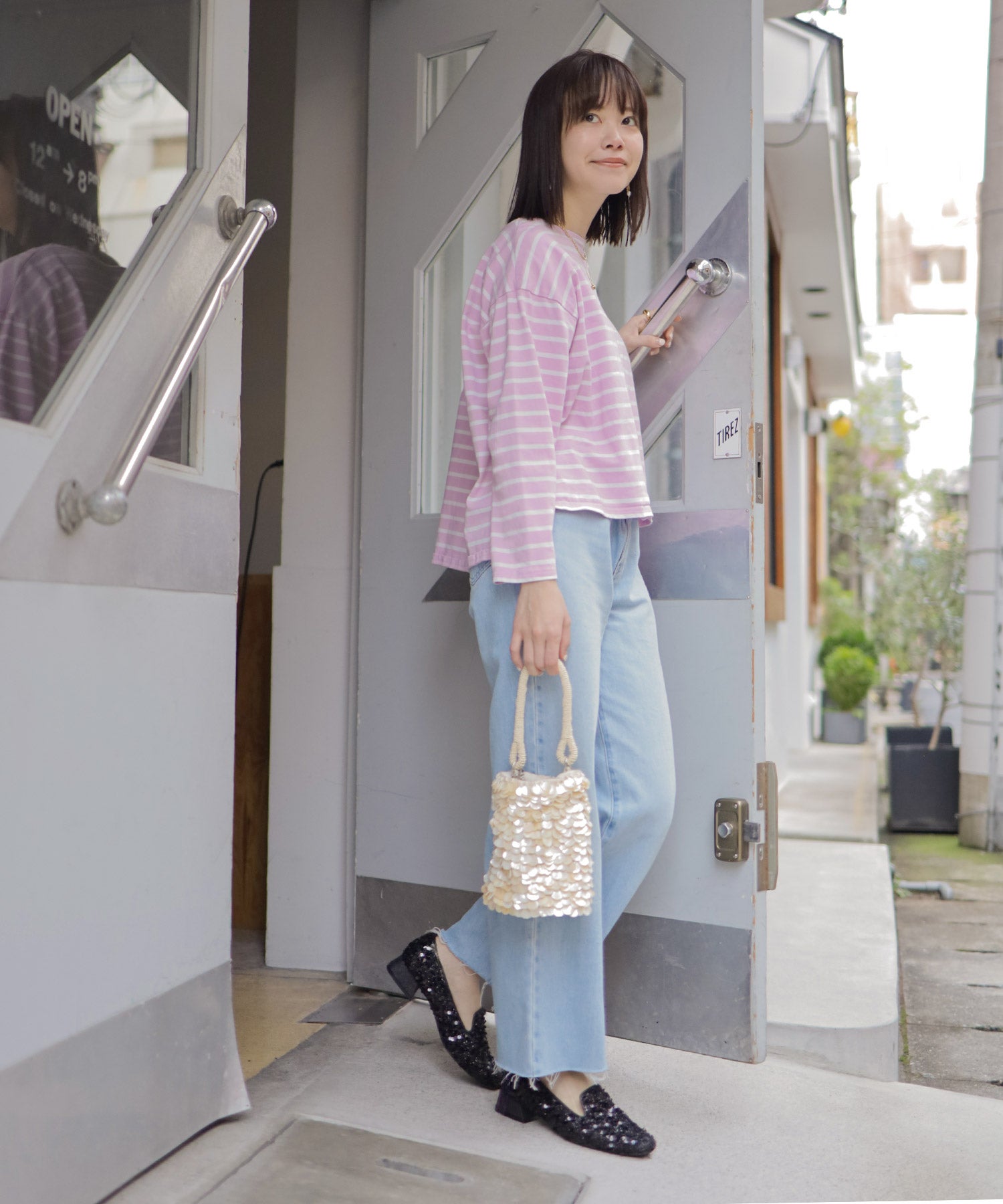 きらめくローヒールローファーパンプス▲返品不可