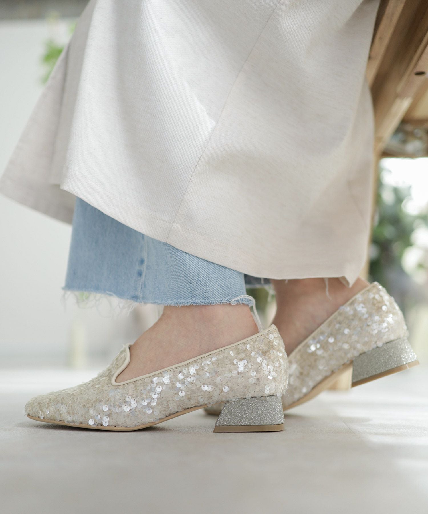 きらめくローヒールローファーパンプス▲返品不可