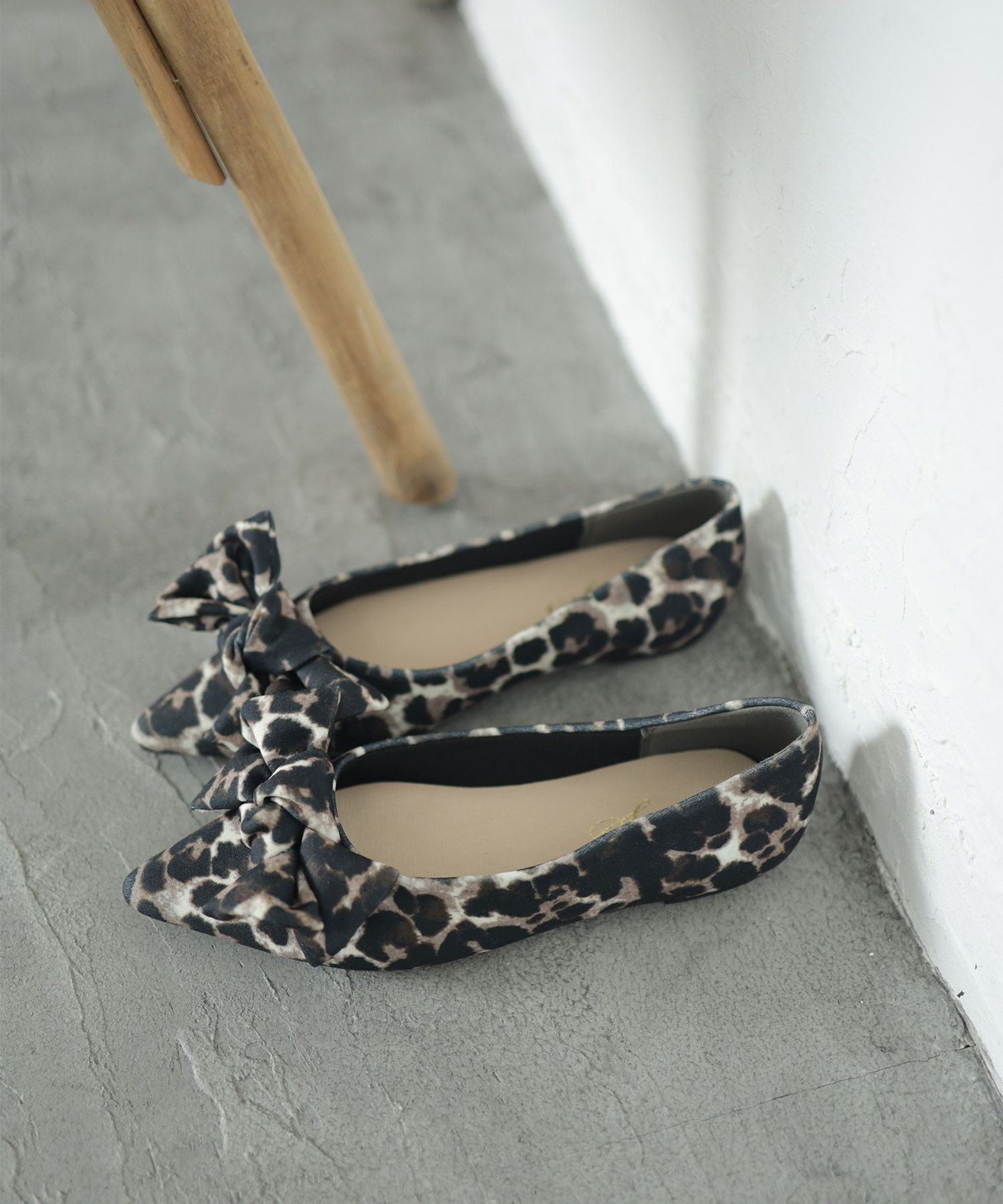 ポインテッドトゥリボンフラットパンプス ▲返品不可