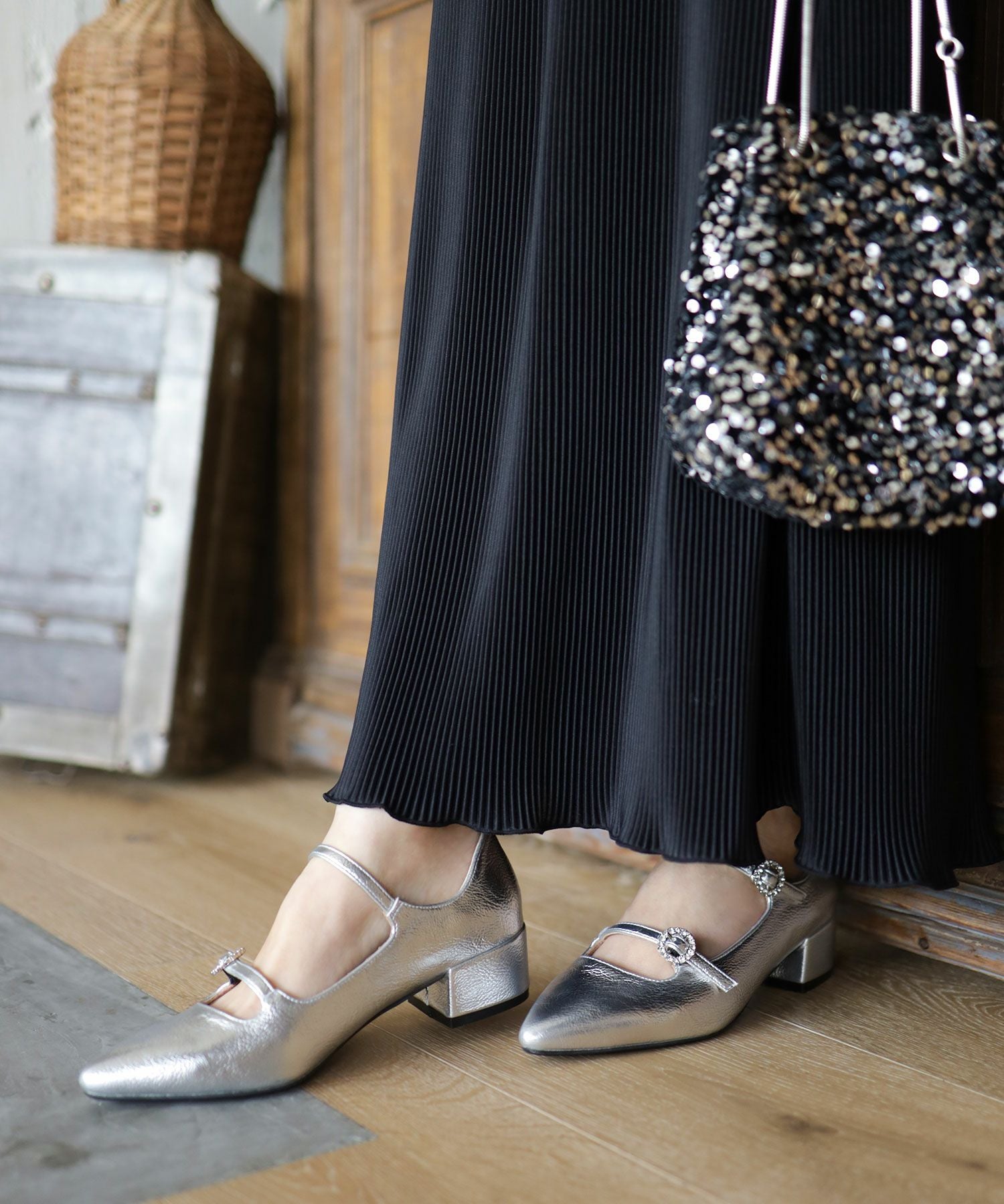 ビジューバックルダブルストラップポインテッドトゥローヒールパンプス▲返品交換不可