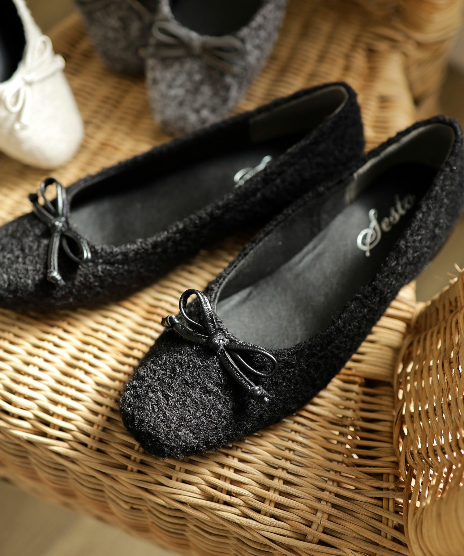 カーリーボアのローヒールリボンパンプス△返品不可 | SESTO(セスト