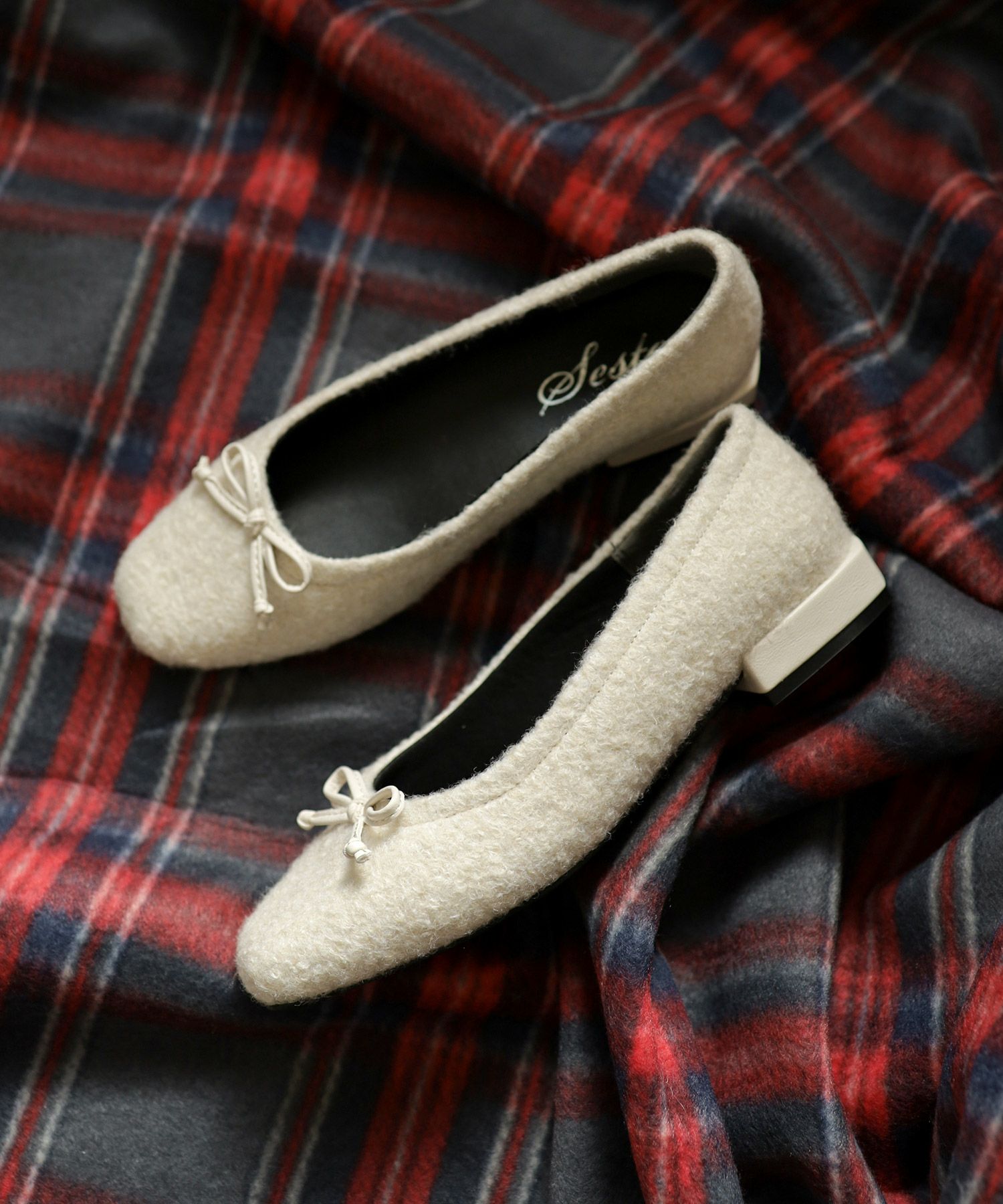 カーリーボアのローヒールリボンパンプス▲返品不可