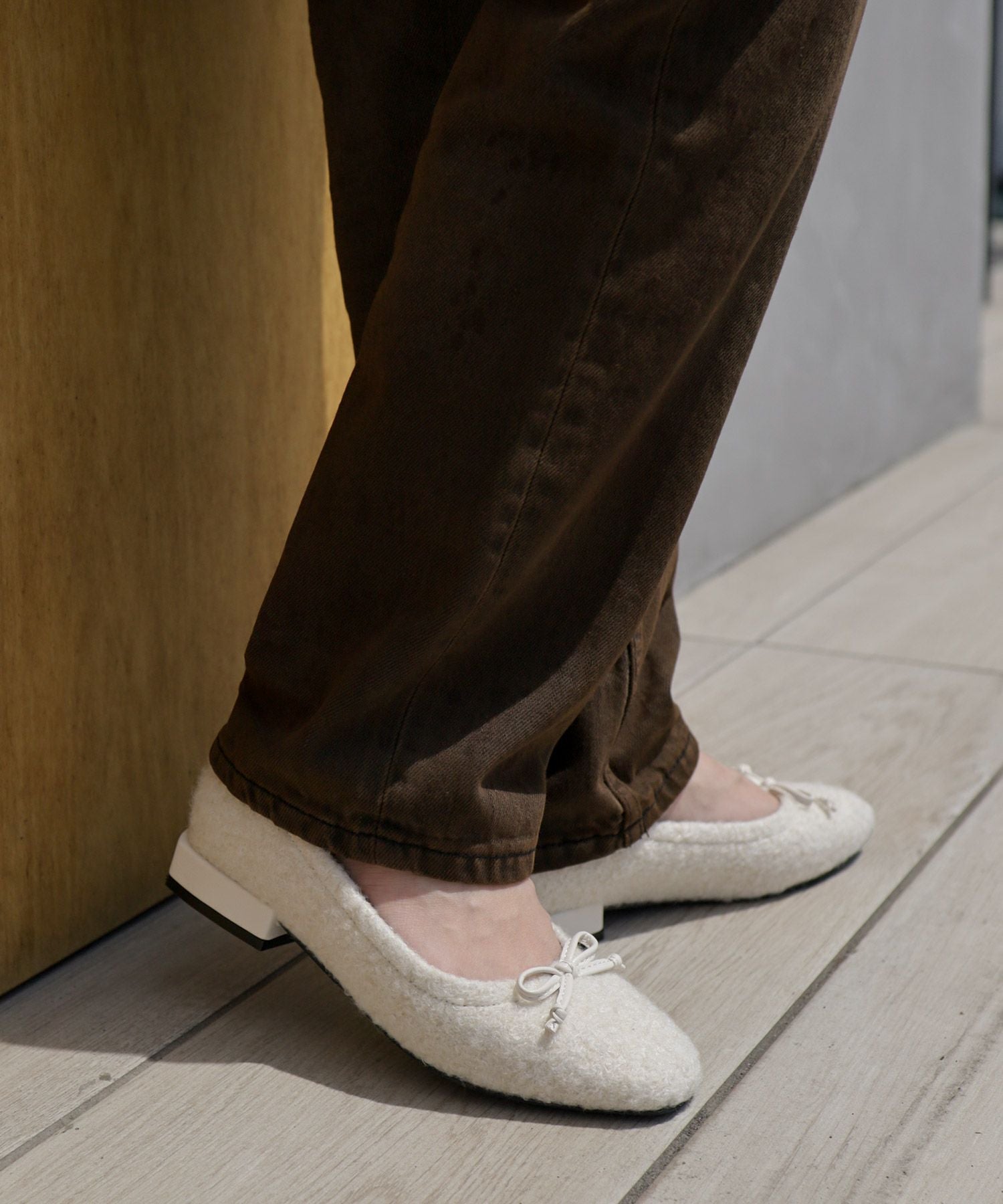 カーリーボアのローヒールリボンパンプス▲返品不可