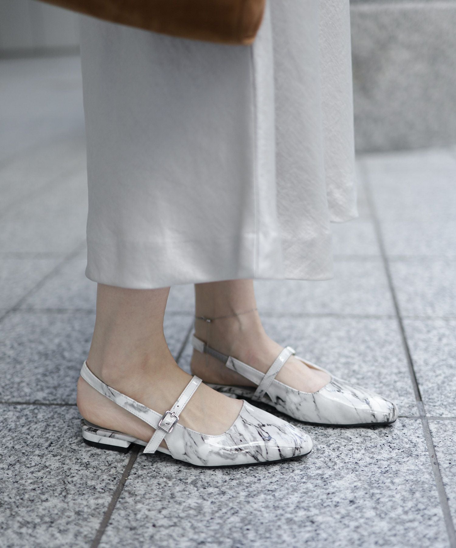 スクエアトゥバックストラップメリージェーンパンプス▲返品不可