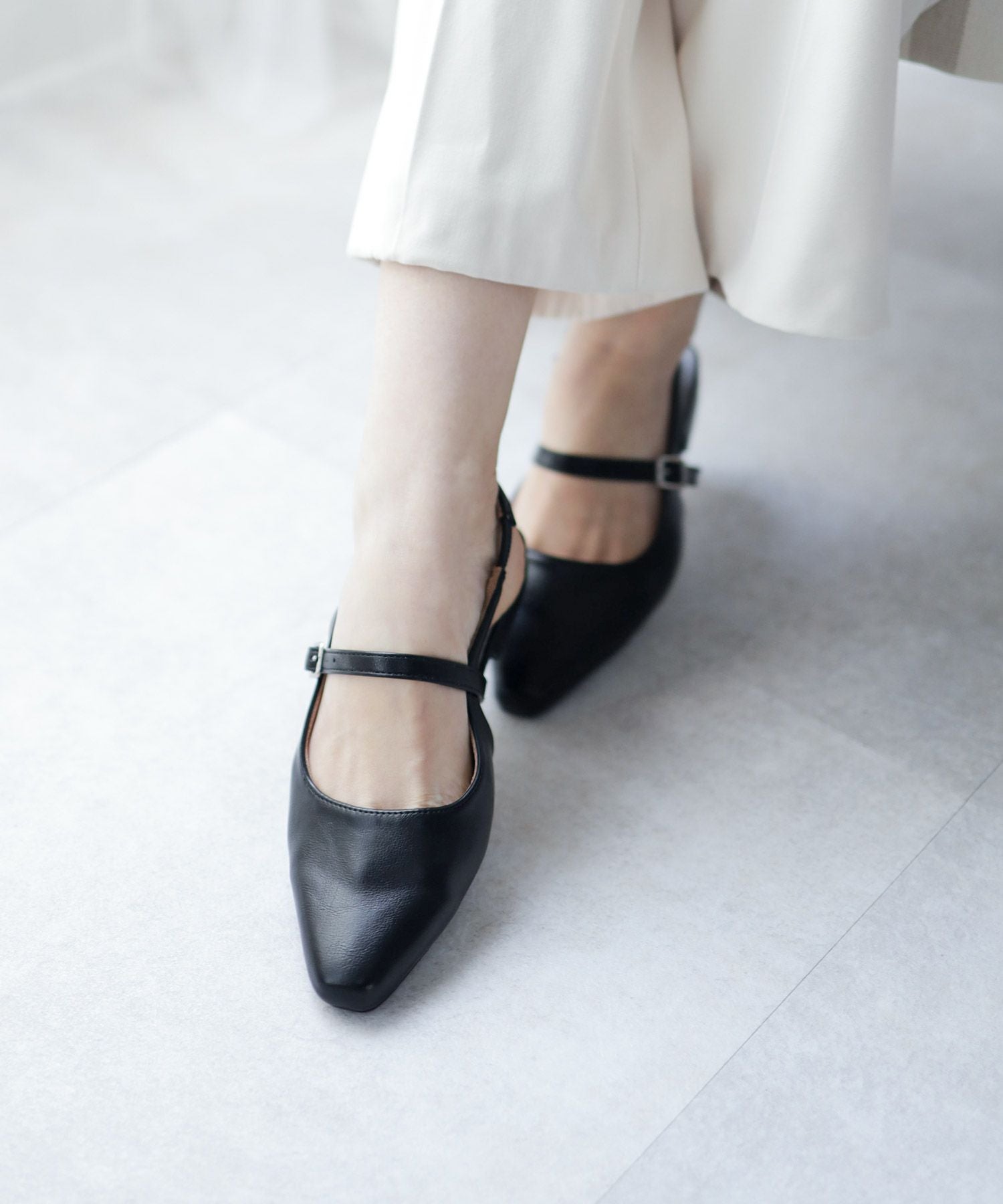 スクエアトゥバックストラップメリージェーンパンプス▲返品不可