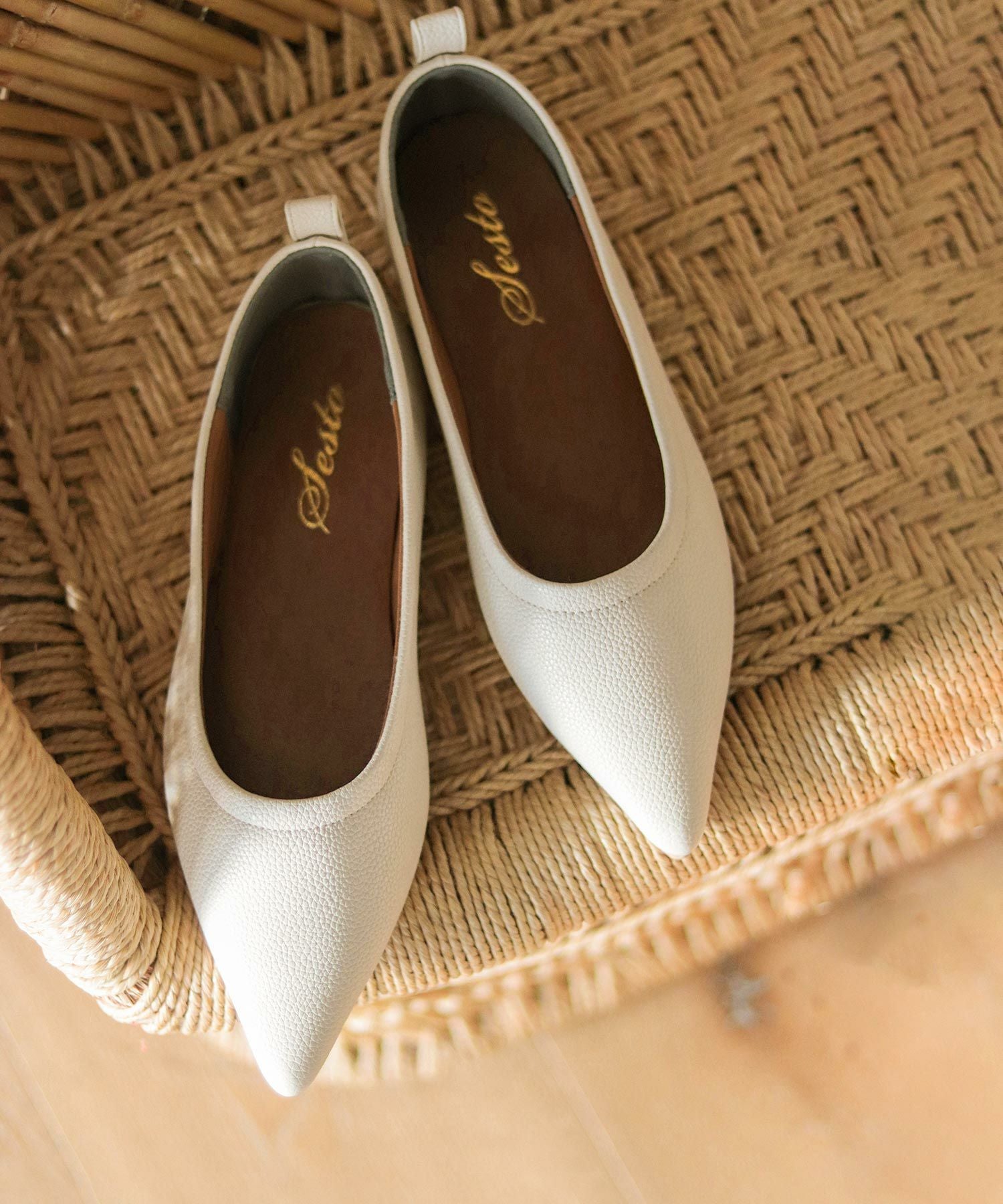 柔らか素材ポインテッドトゥフラットパンプス 一部4月上旬入荷予定