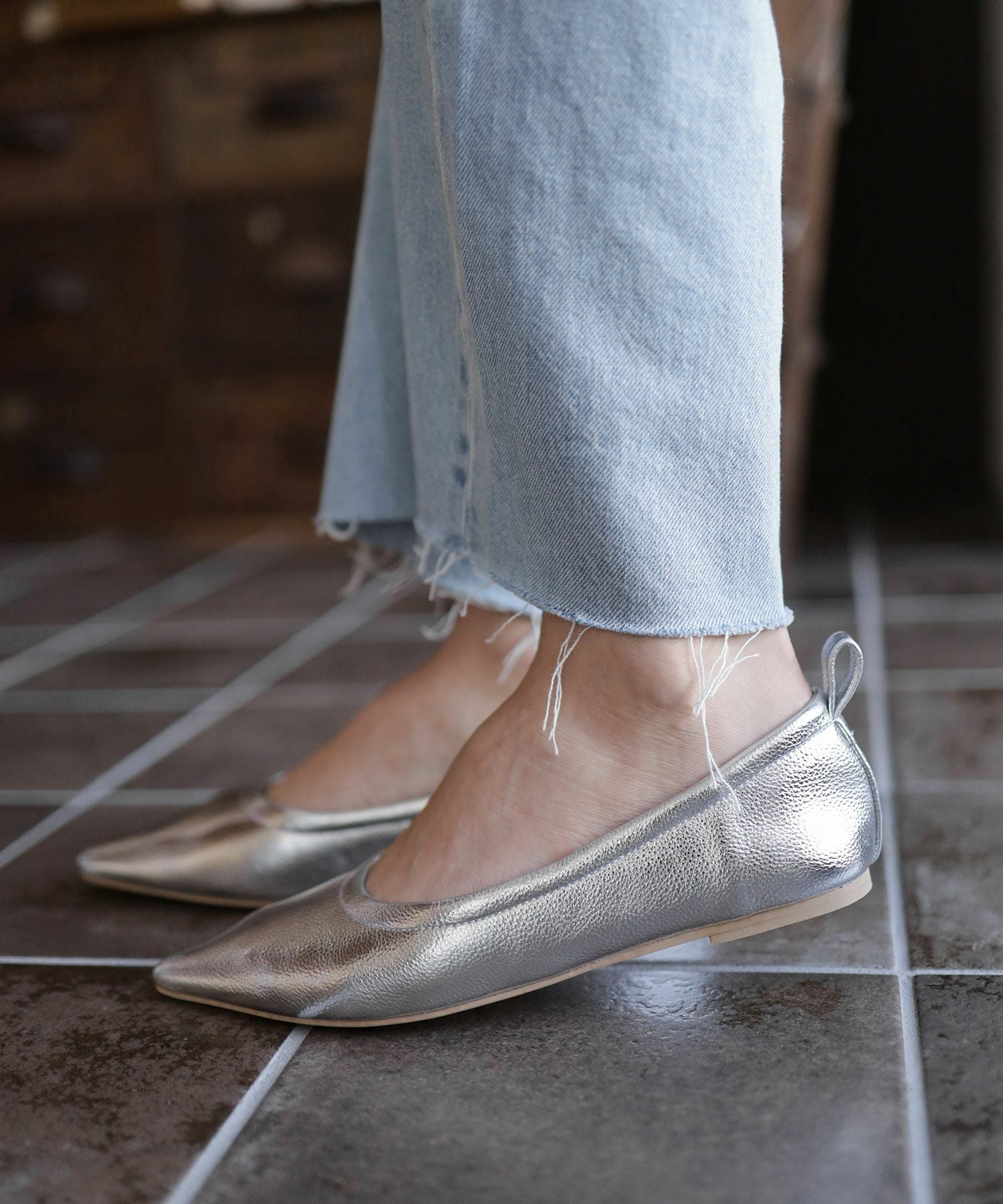 柔らか素材ポインテッドトゥフラットパンプス 一部4月上旬入荷予定