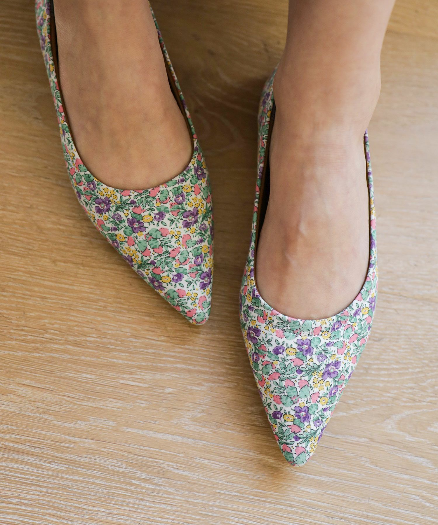 柔らか素材ポインテッドトゥフラットパンプス 一部4月上旬入荷予定