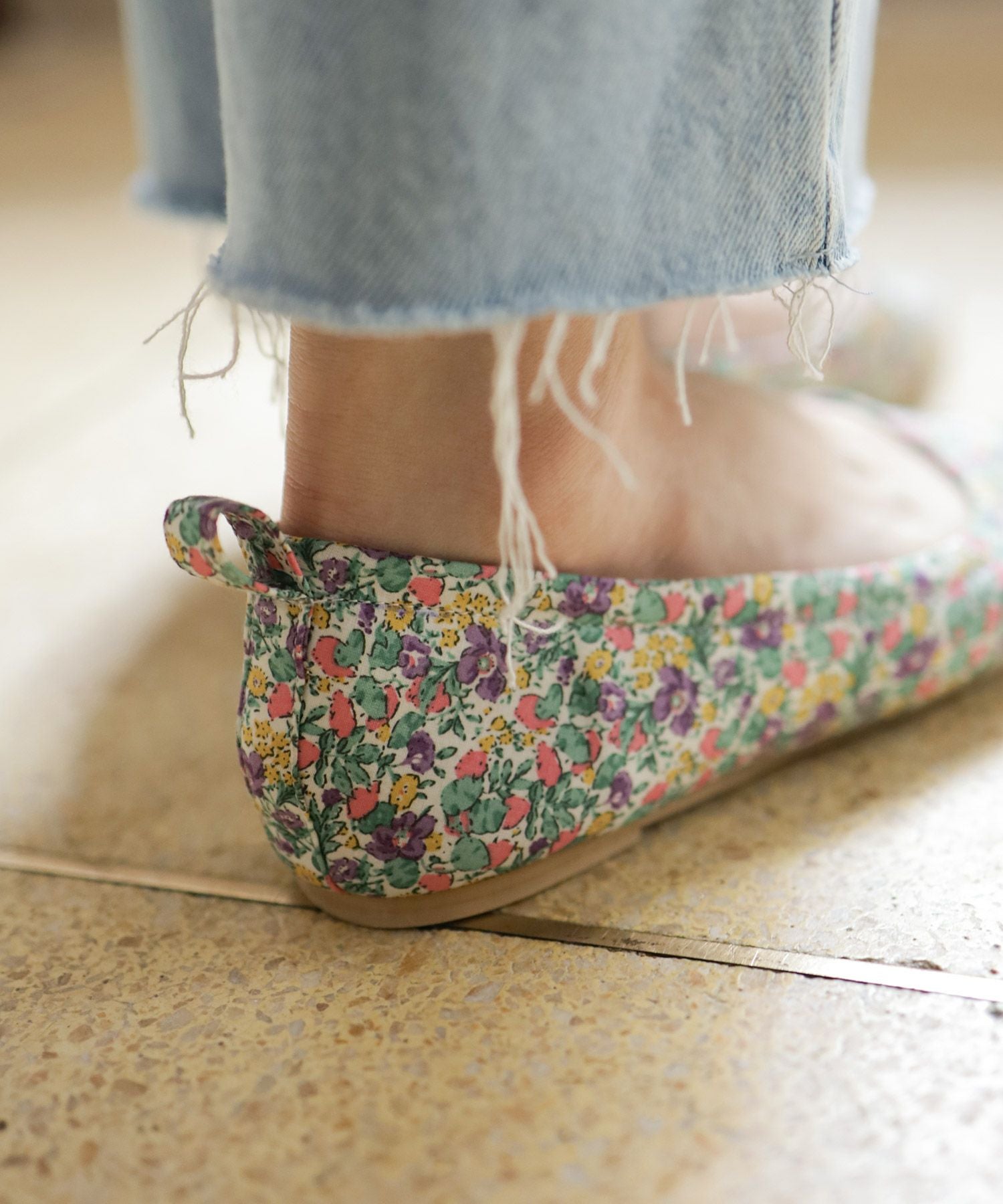 柔らか素材ポインテッドトゥフラットパンプス 一部4月上旬入荷予定