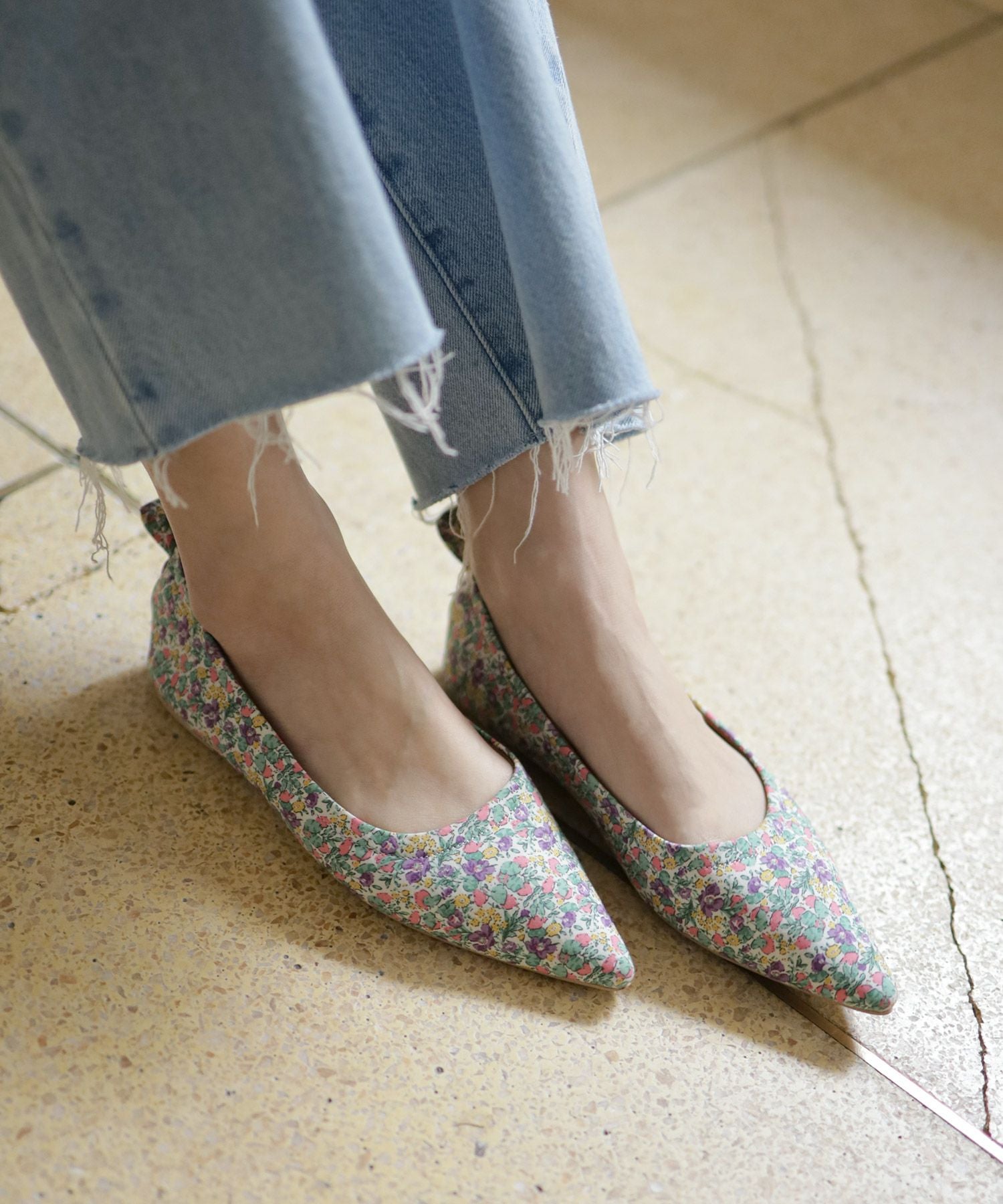 柔らか素材ポインテッドトゥフラットパンプス 一部4月上旬入荷予定